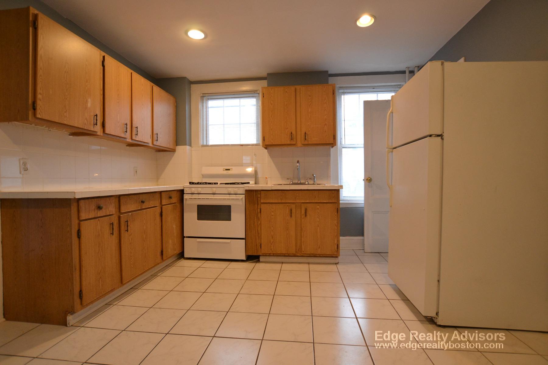 22 24 Everett Sq, Allston