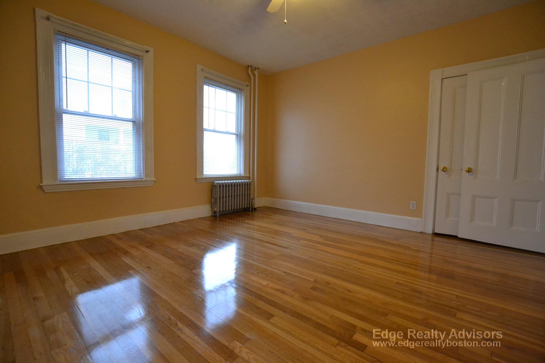 22 24 Everett Sq, Allston