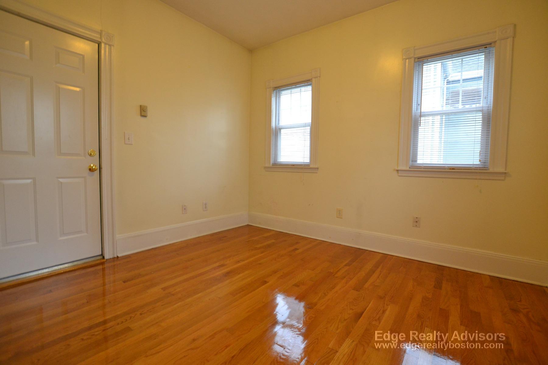 22 24 Everett Sq, Allston