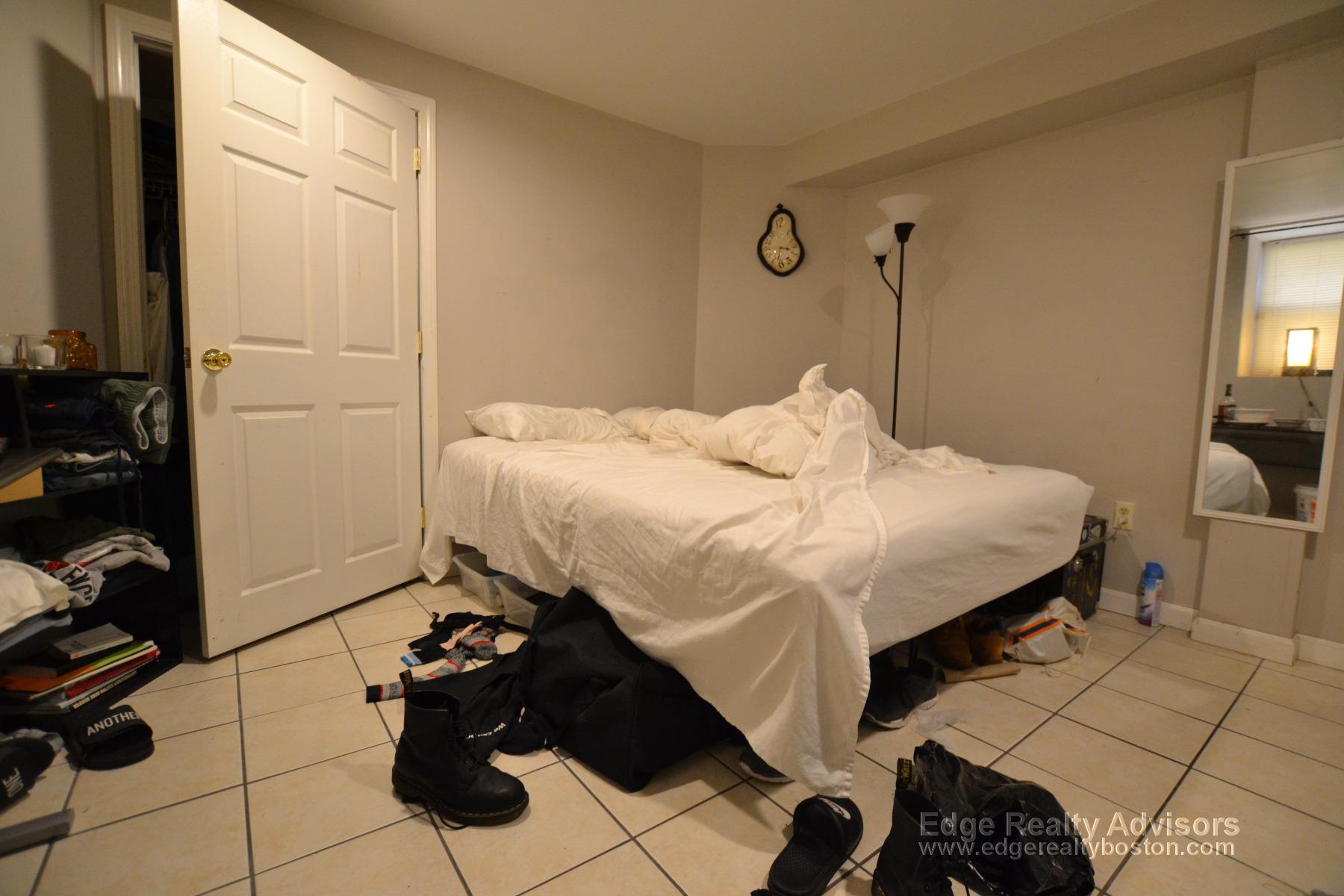 6 bed, 3 bath apartment for rent at 48 Long Ave Unit 1, Allston — photo 9 of 14