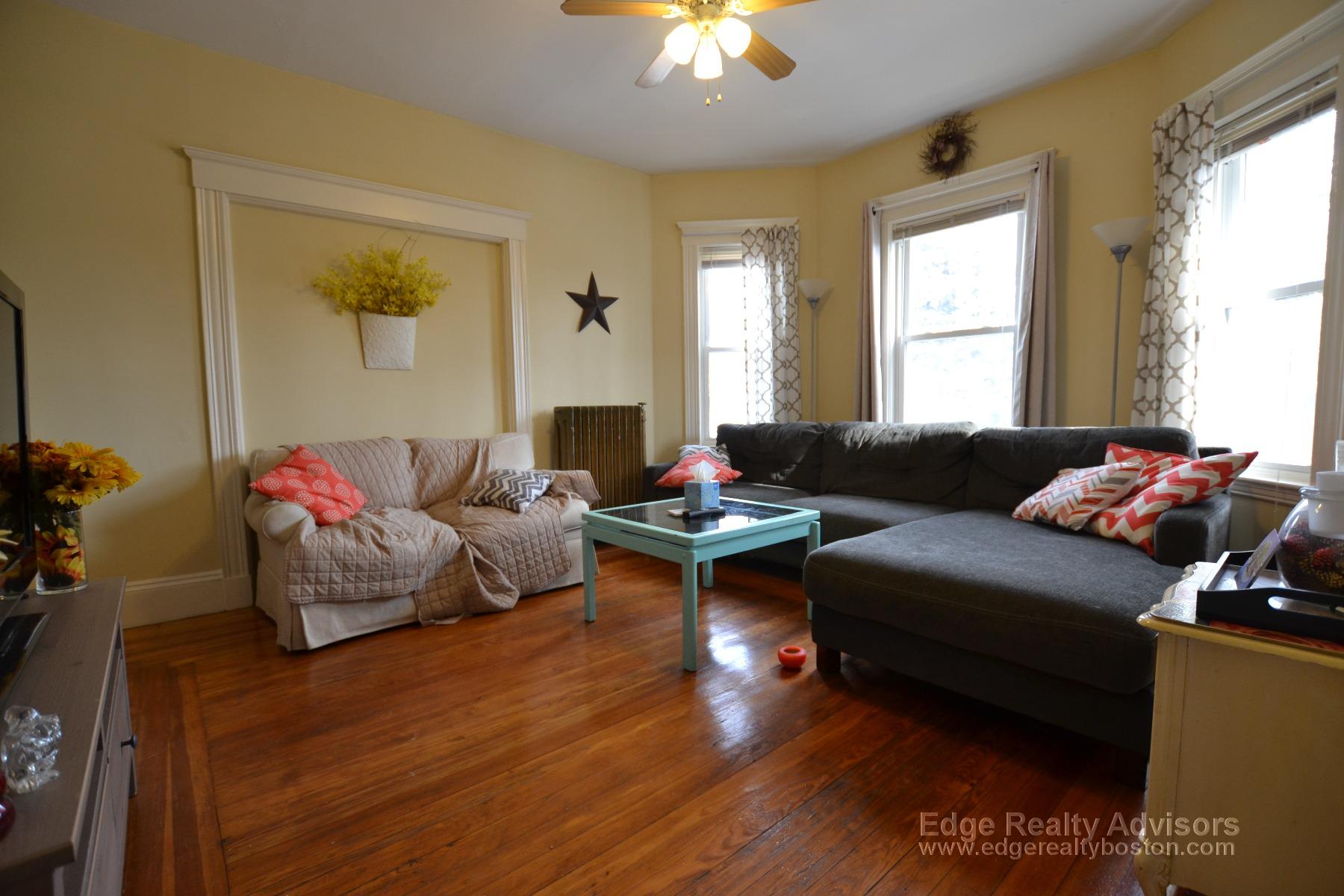 4 bed, 2 bath apartment for rent at 28 Justin Rd Unit 2, Brighton — photo 5 of 11