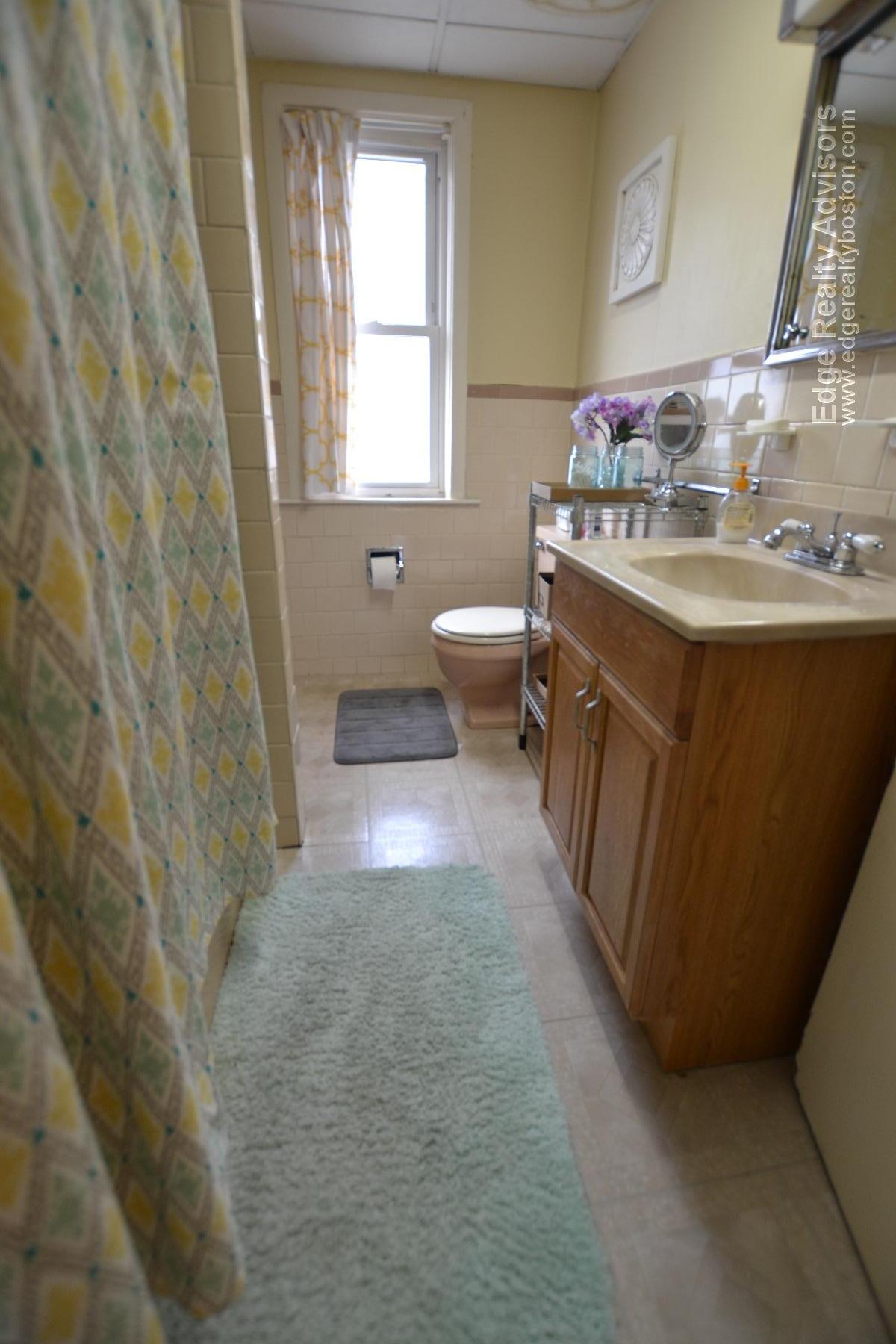 4 bed, 2 bath apartment for rent at 28 Justin Rd Unit 2, Brighton — photo 9 of 11
