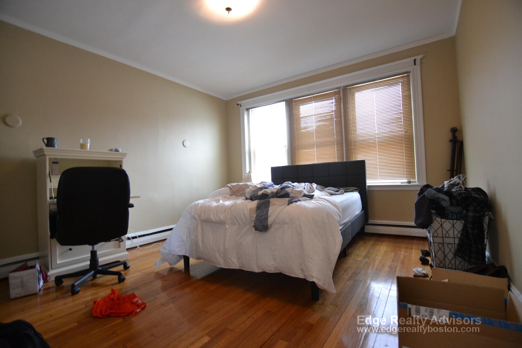 3 bed, 1 bath apartment for rent at 1661 Commonwealth Ave Unit 1, Brighton — photo 8 of 11