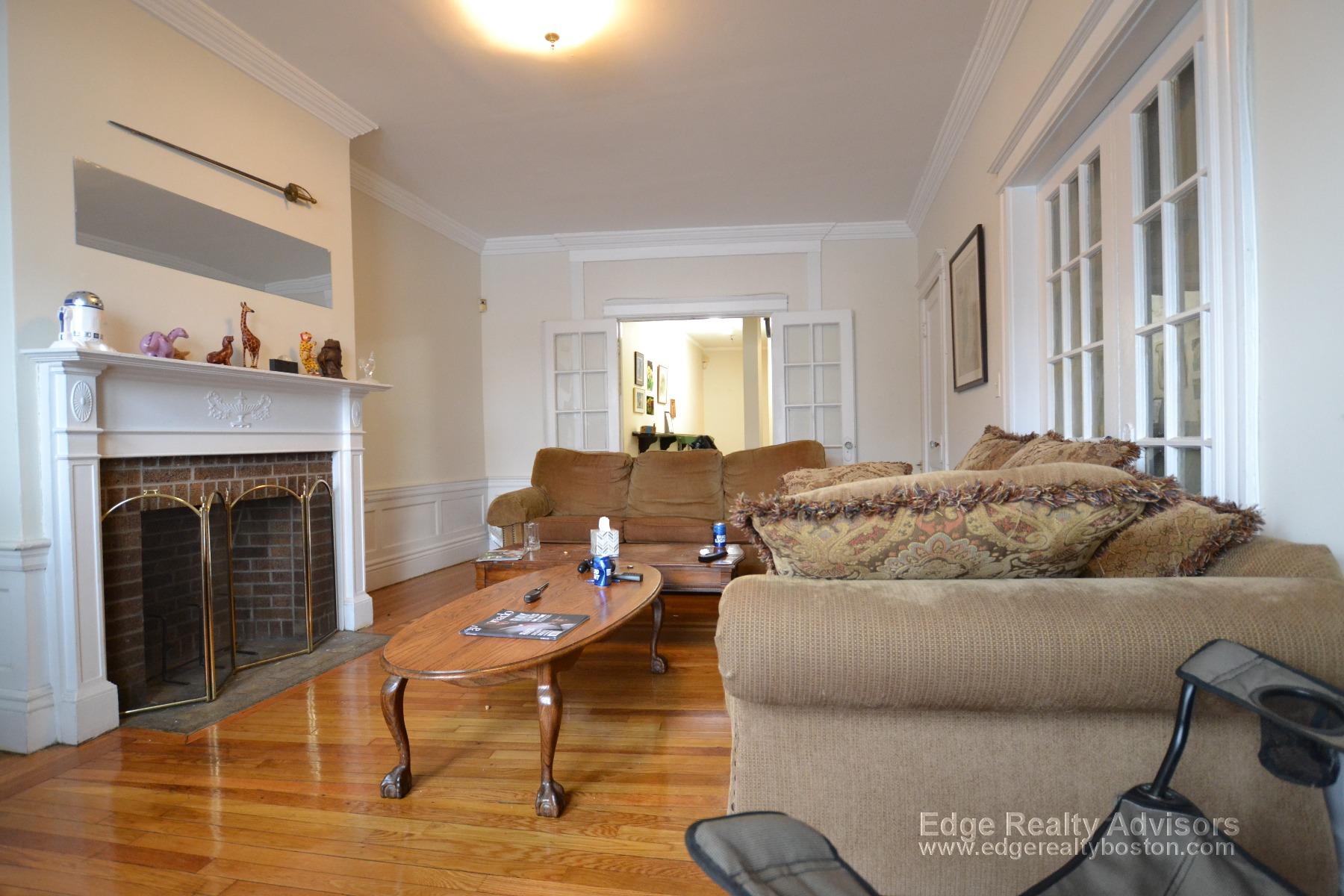 3 bed, 1 bath apartment for rent at 1661 Commonwealth Ave Unit 1, Brighton — photo 1 of 11