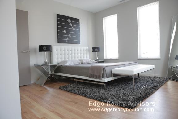 5 bed, 2.5 bath apartment for rent at 59 Glenville Ave Unit 1, Allston — photo 4 of 25