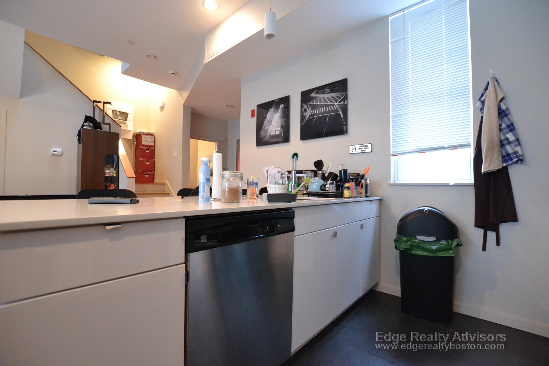 5 bed, 2.5 bath apartment for rent at 55 Glenville Ave, Allston — photo 5 of 15