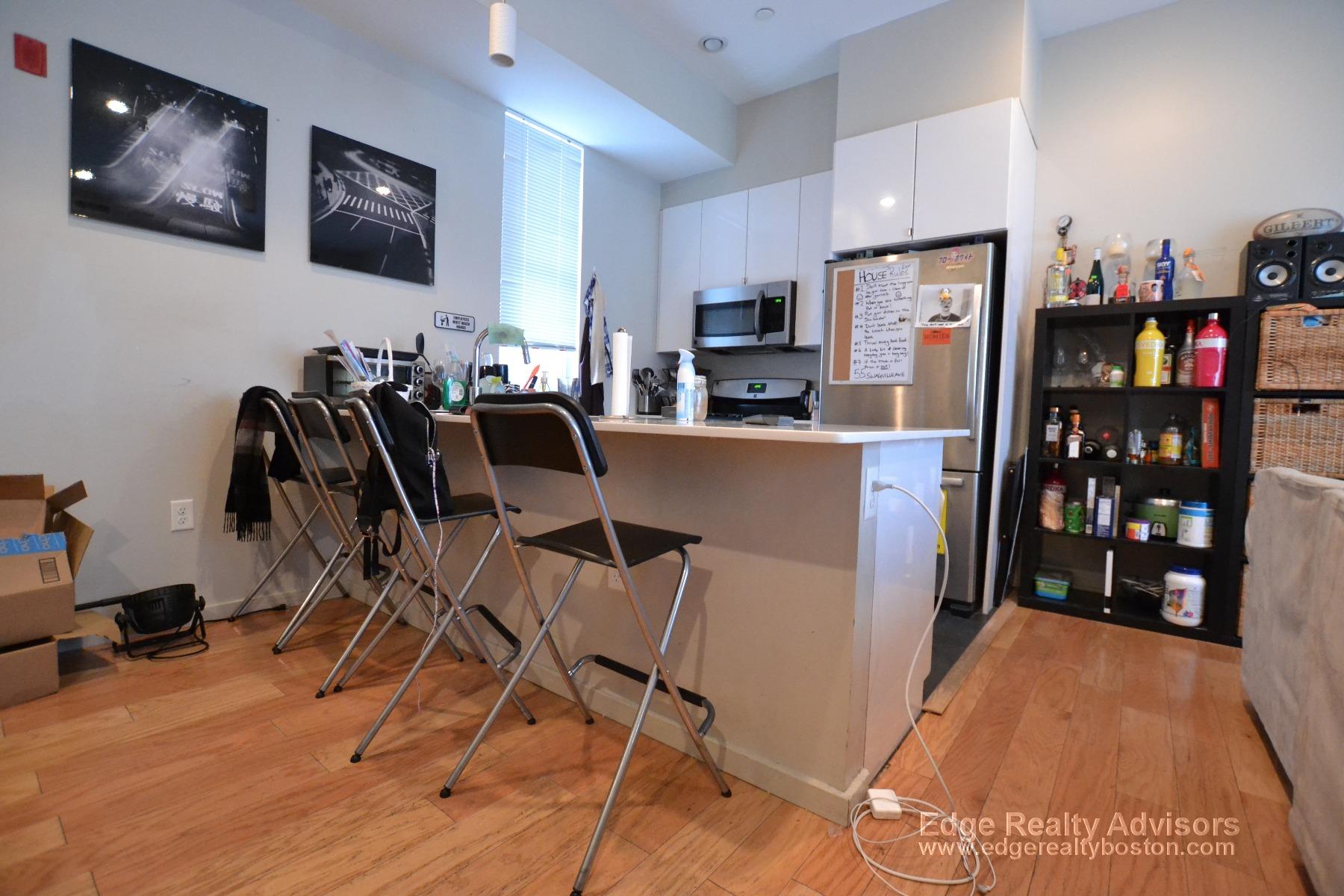5 bed, 2.5 bath apartment for rent at 55 Glenville Ave, Allston — photo 4 of 15