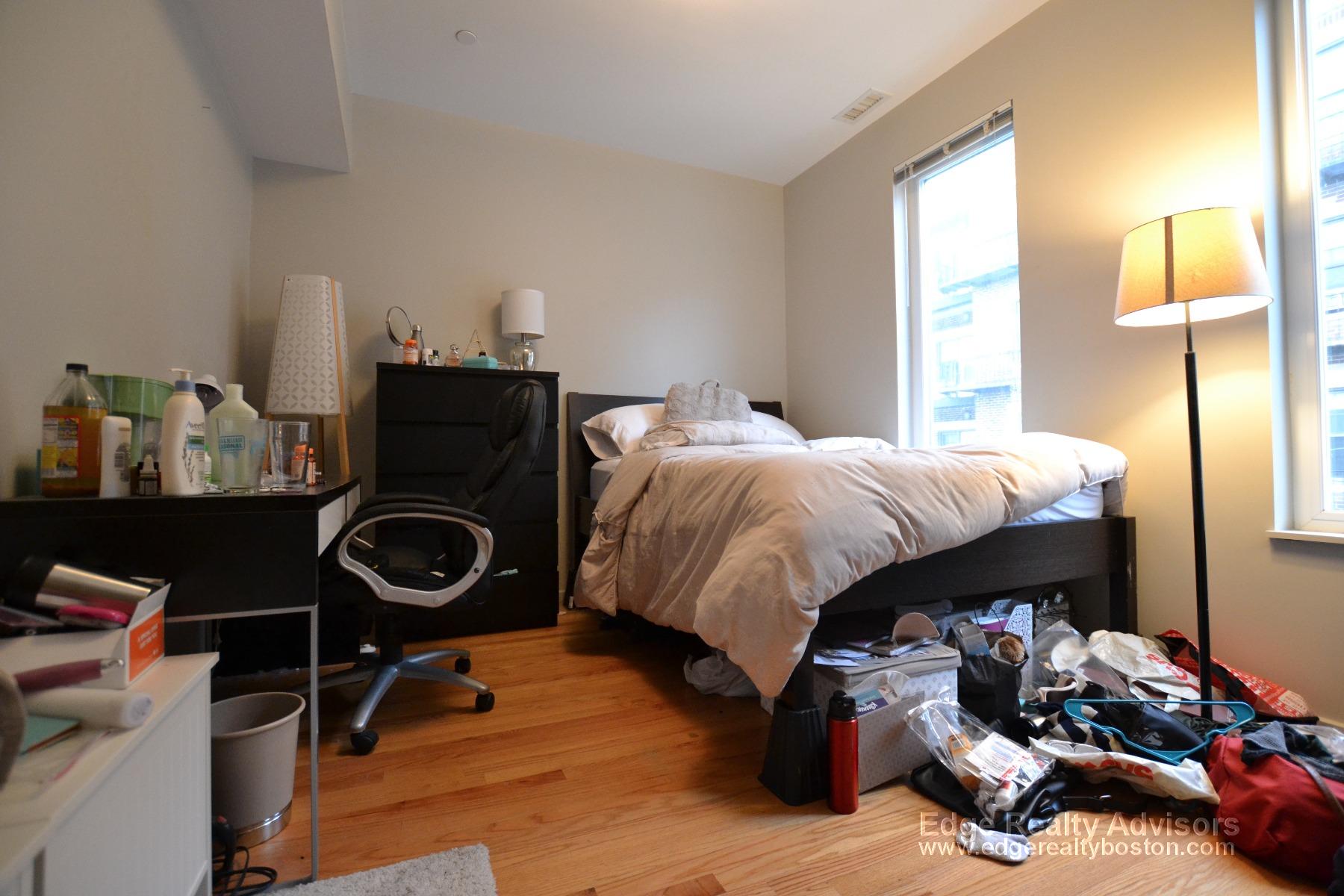 5 bed, 2.5 bath apartment for rent at 55 Glenville Ave, Allston — photo 10 of 15