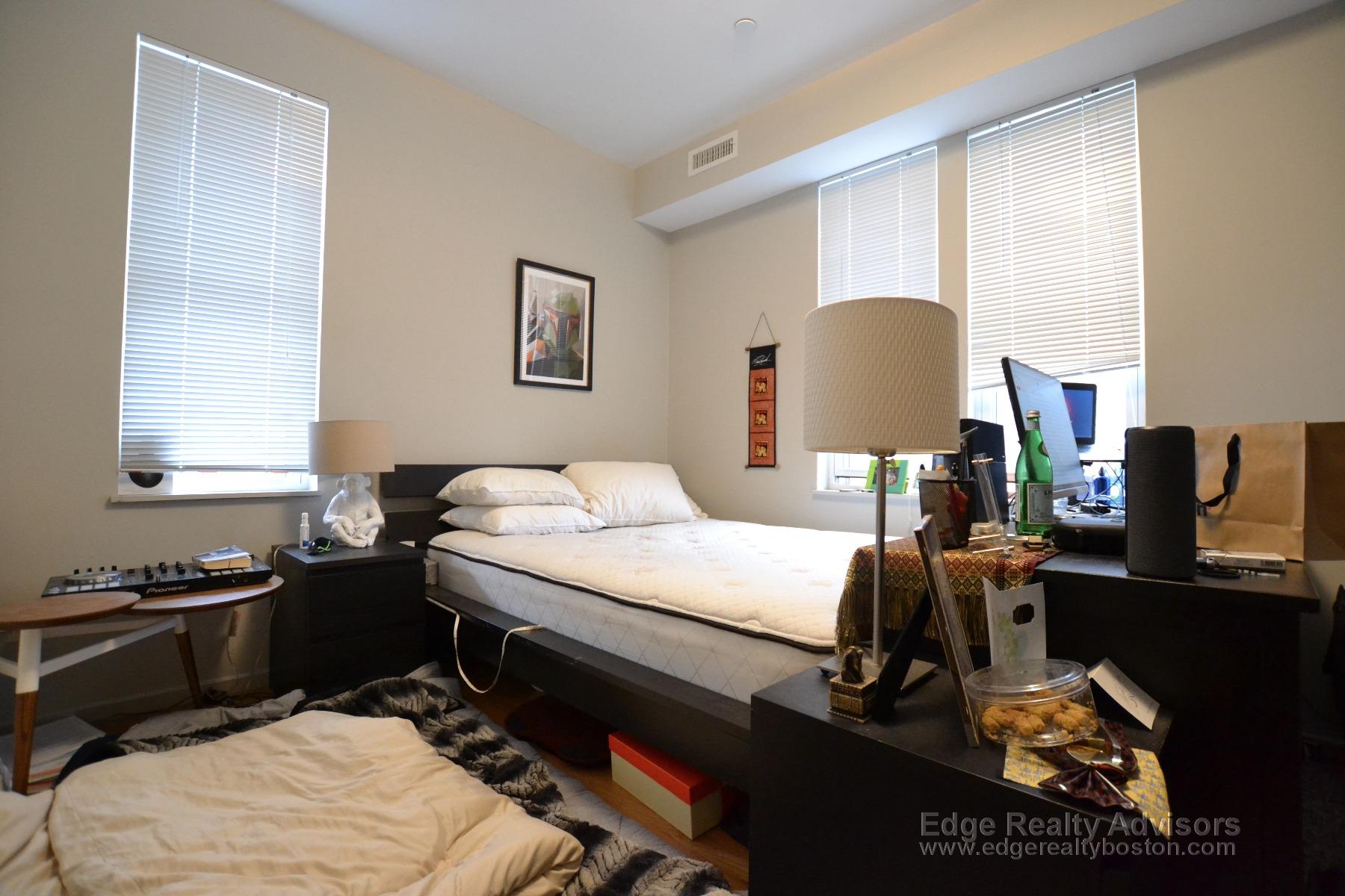 5 bed, 2.5 bath apartment for rent at 55 Glenville Ave, Allston — photo 12 of 15