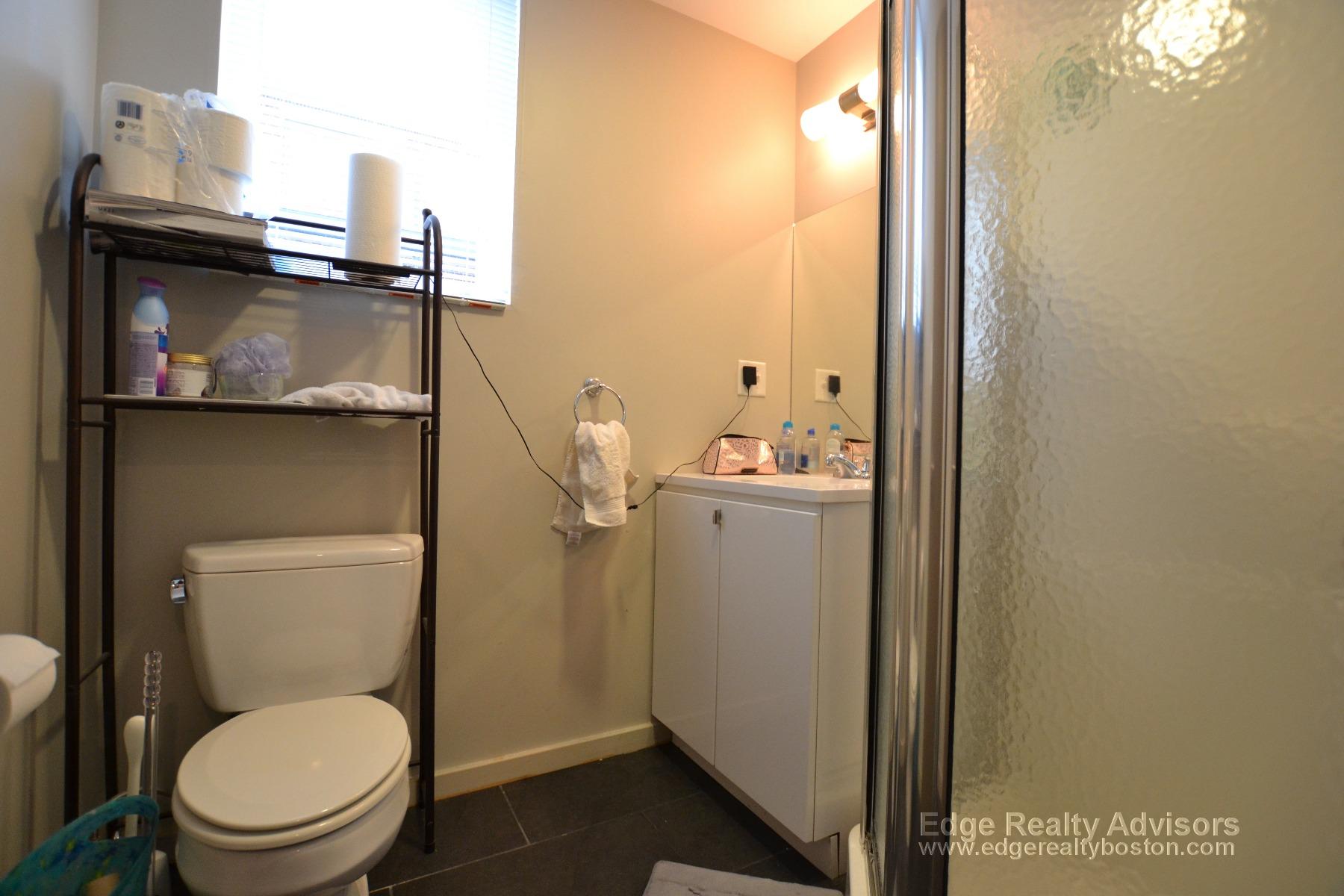 5 bed, 2.5 bath apartment for rent at 55 Glenville Ave, Allston — photo 14 of 15