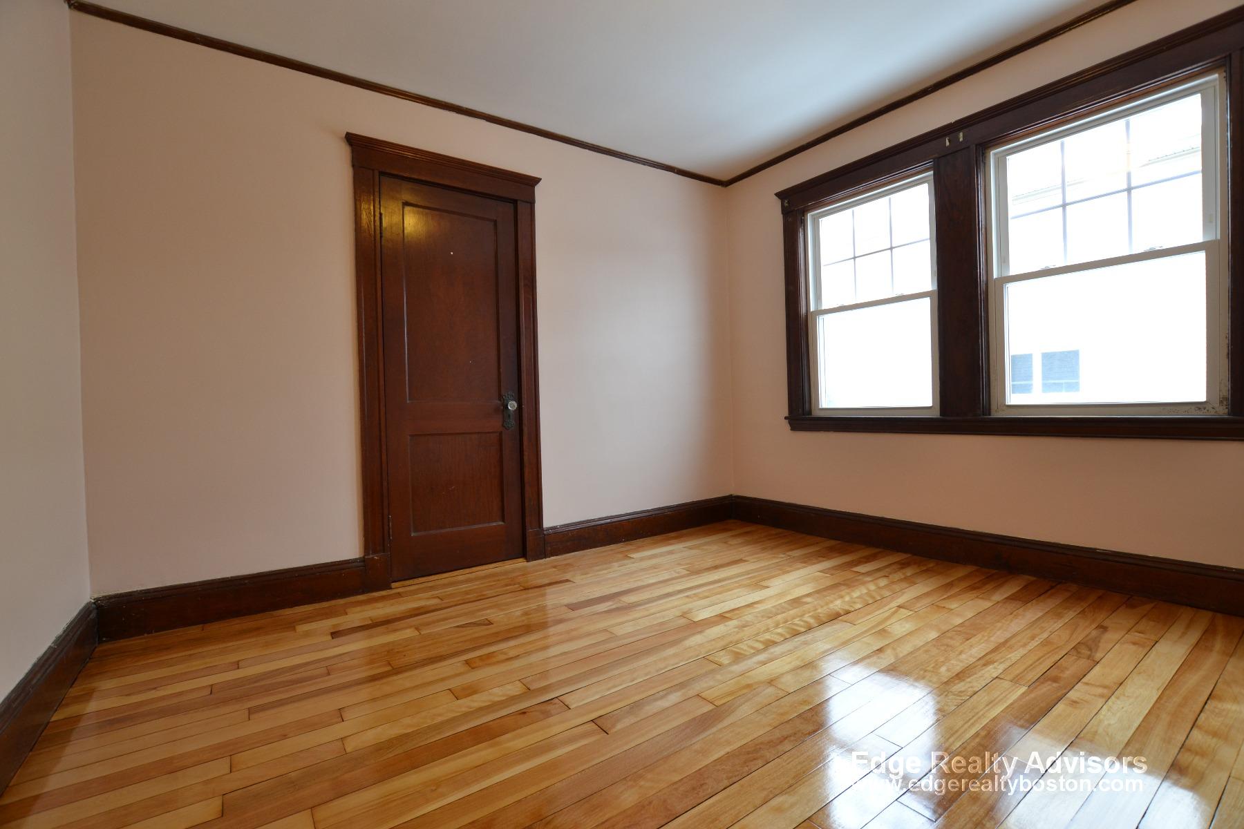2 bed, 1 bath apartment for rent at 111 Oakland St Unit 1, Brighton — photo 6 of 14