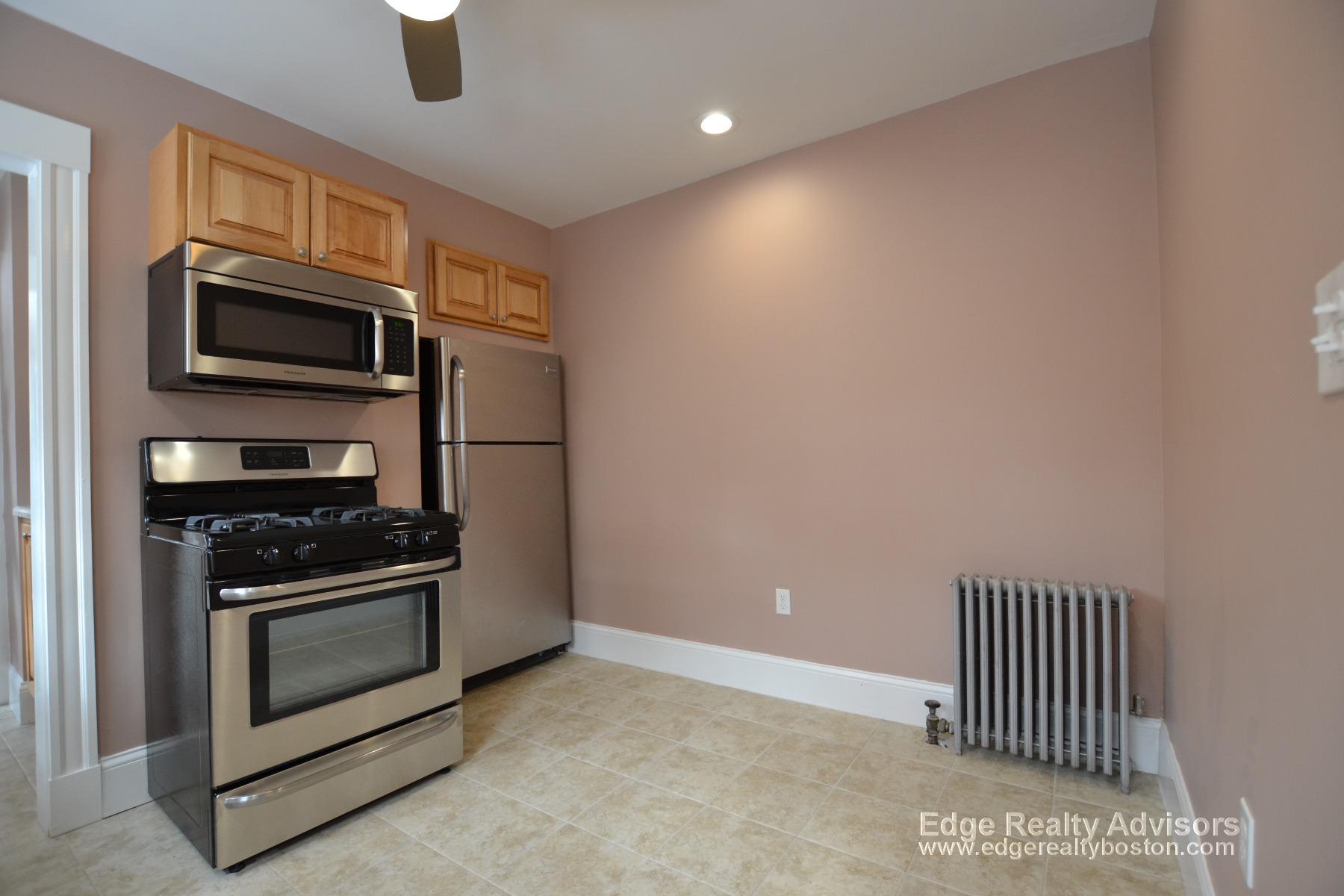 2 bed, 1 bath apartment for rent at 111 Oakland St Unit 1, Brighton — photo 3 of 14