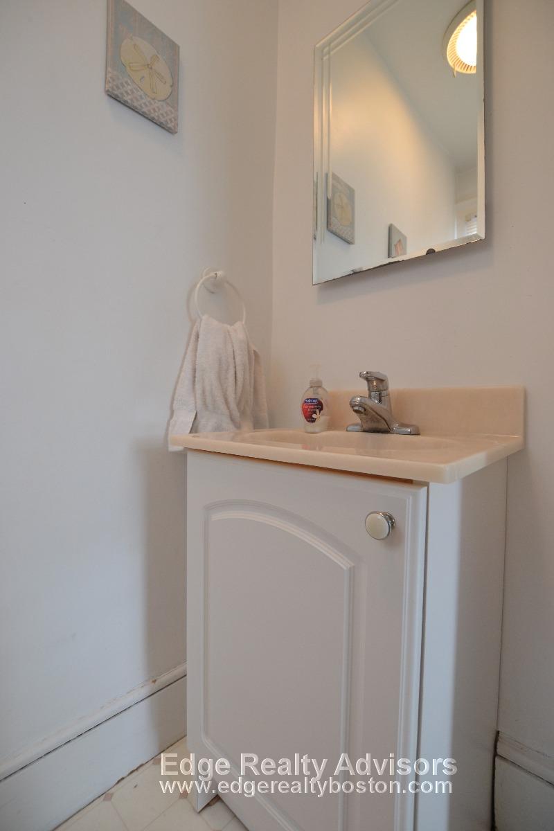 3 bed, 1.5 bath apartment for rent at 6 Lane Park Unit 1, Brighton — photo 17 of 18