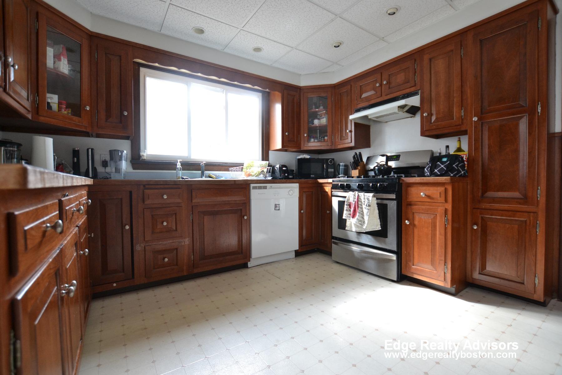 3 bed, 1.5 bath apartment for rent at 6 Lane Park Unit 1, Brighton — photo 7 of 18