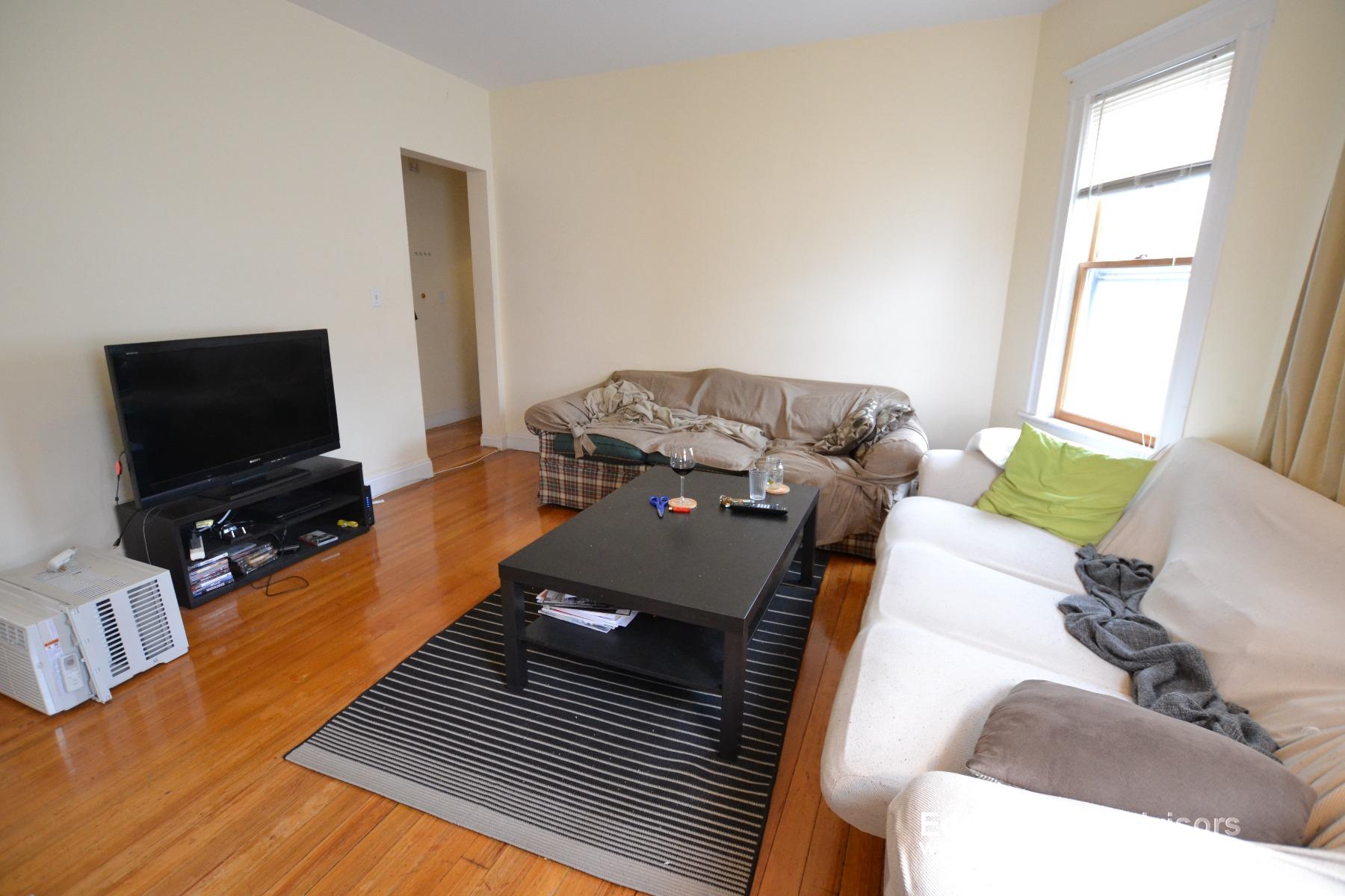 3 bed, 1.5 bath apartment for rent at 43 Easton St Unit 1, Allston — photo 6 of 15