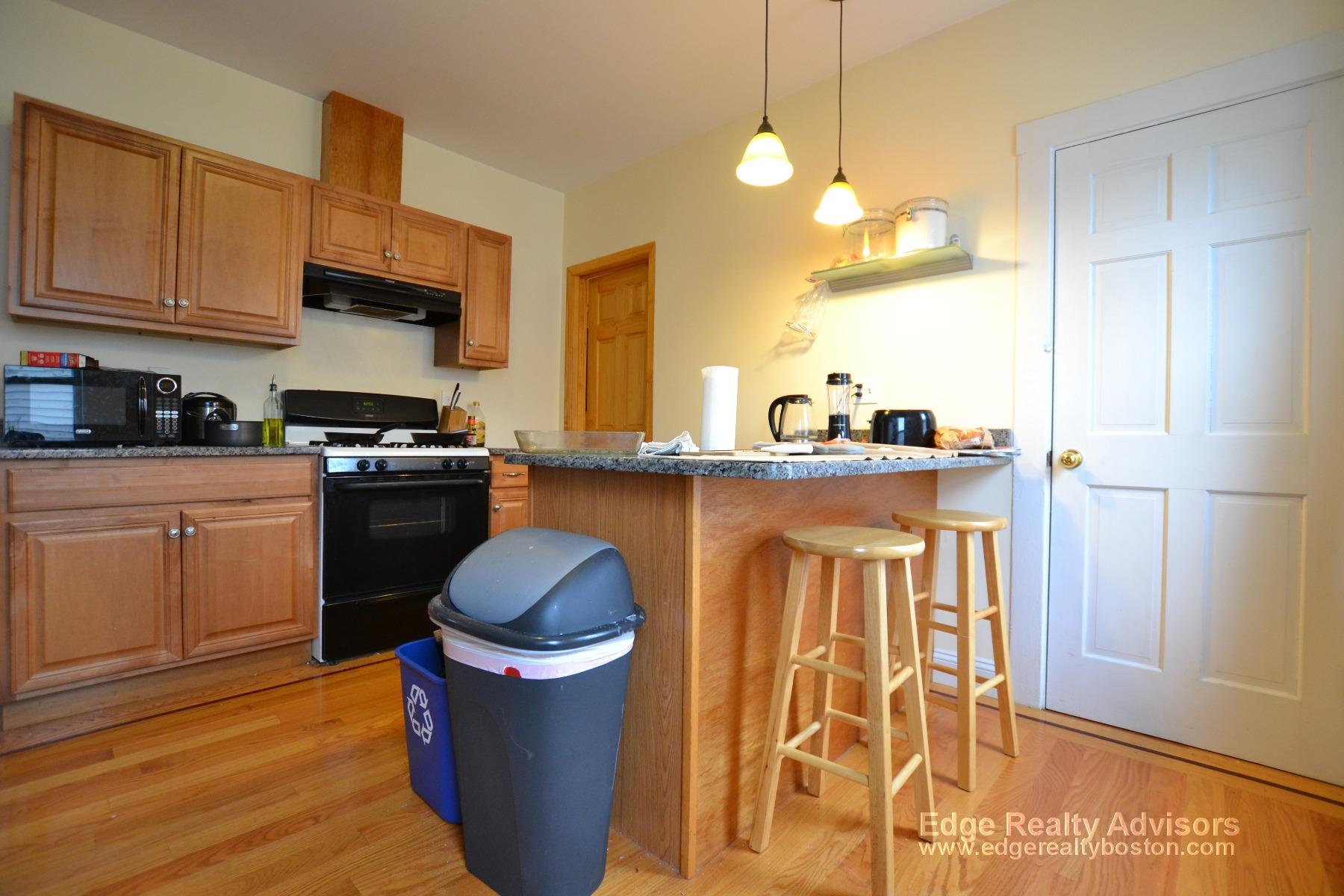 3 bed, 1.5 bath apartment for rent at 43 Easton St Unit 1, Allston — photo 1 of 15