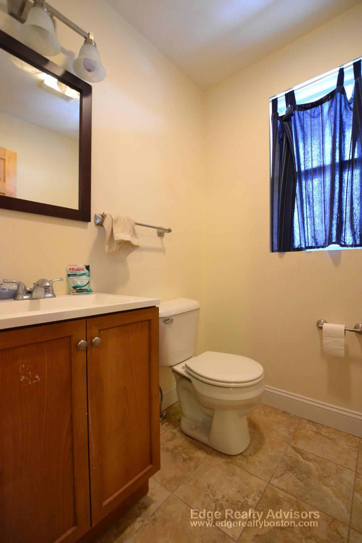 3 bed, 1.5 bath apartment for rent at 43 Easton St Unit 1, Allston — photo 13 of 15