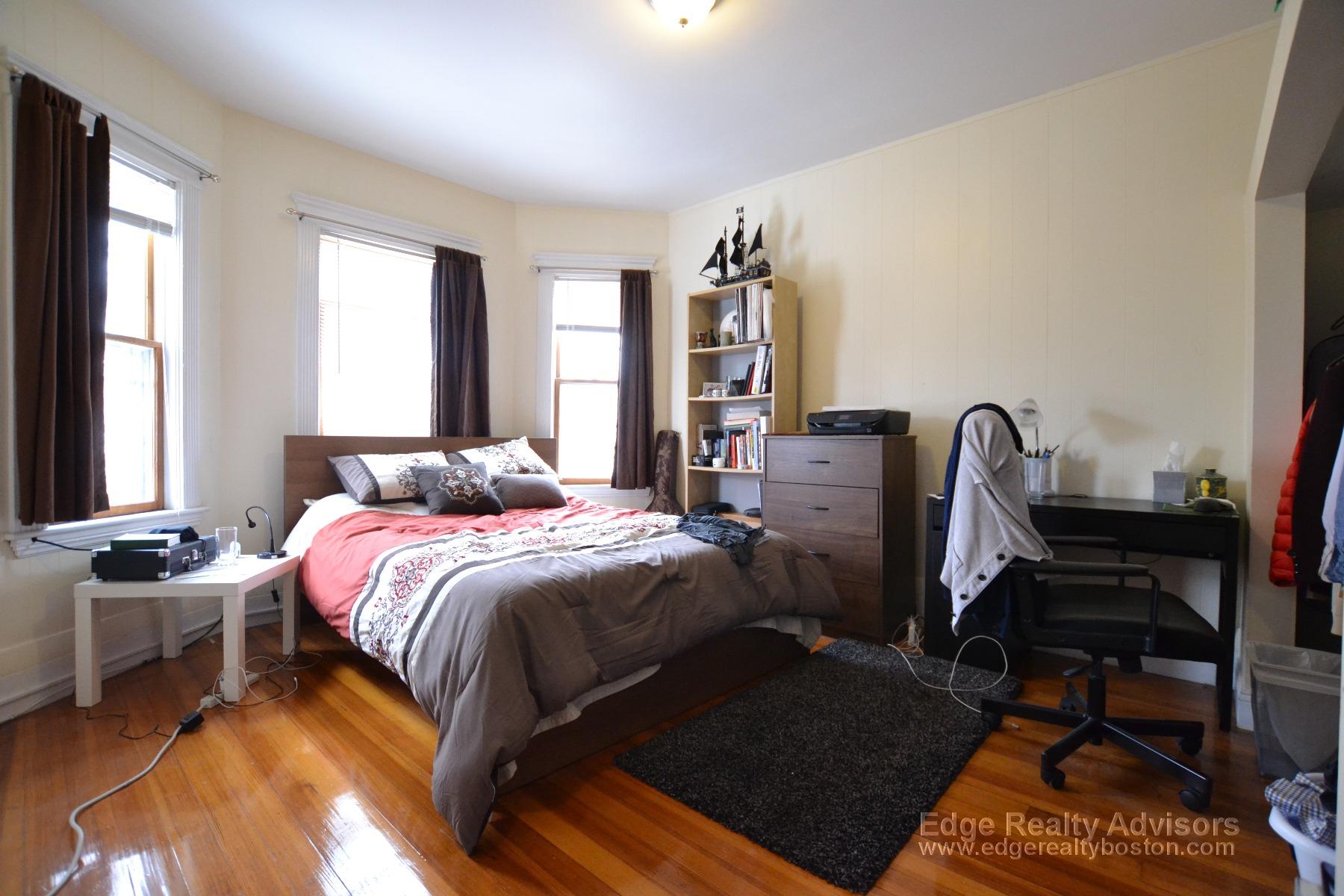 3 bed, 1.5 bath apartment for rent at 43 Easton St Unit 1, Allston — photo 14 of 15
