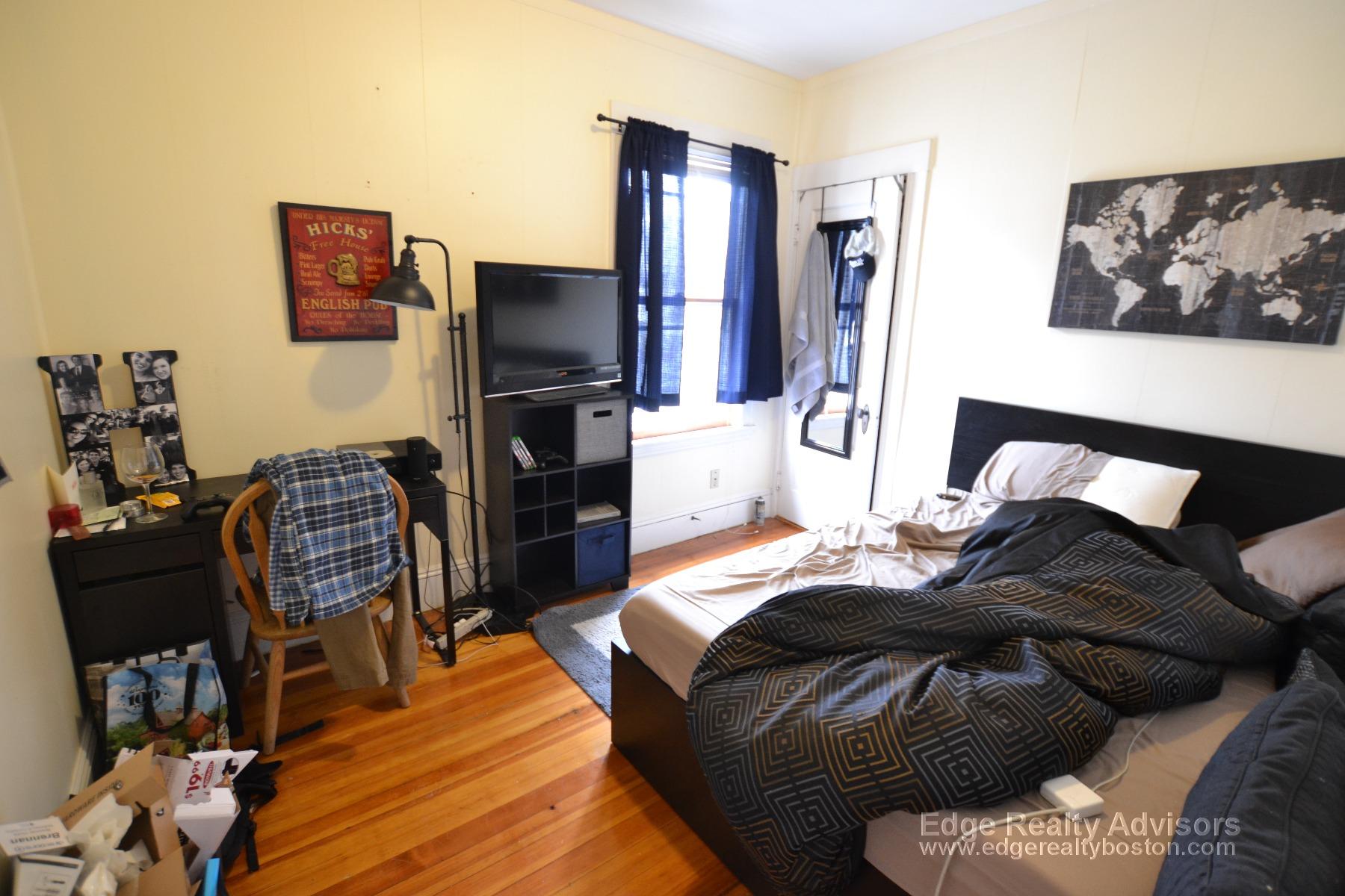 3 bed, 1.5 bath apartment for rent at 43 Easton St Unit 1, Allston — photo 7 of 15