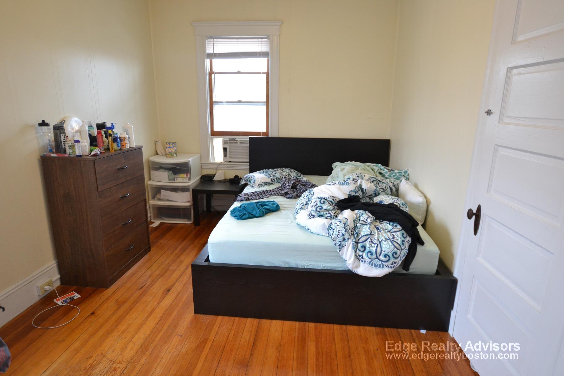 3 bed, 1.5 bath apartment for rent at 43 Easton St Unit 1, Allston — photo 12 of 15