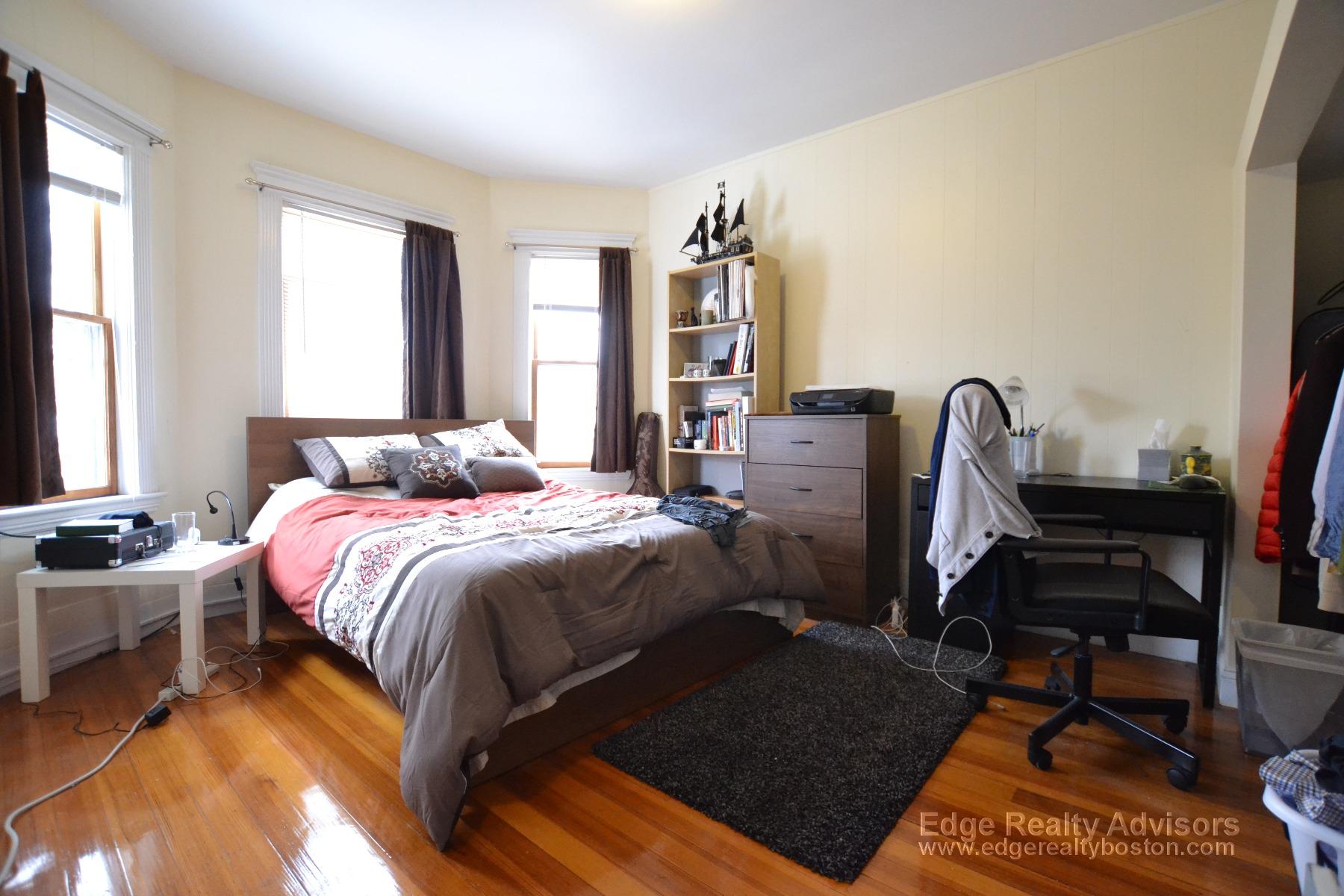 3 bed, 1.5 bath apartment for rent at 43 Easton St Unit 1, Allston — photo 8 of 15