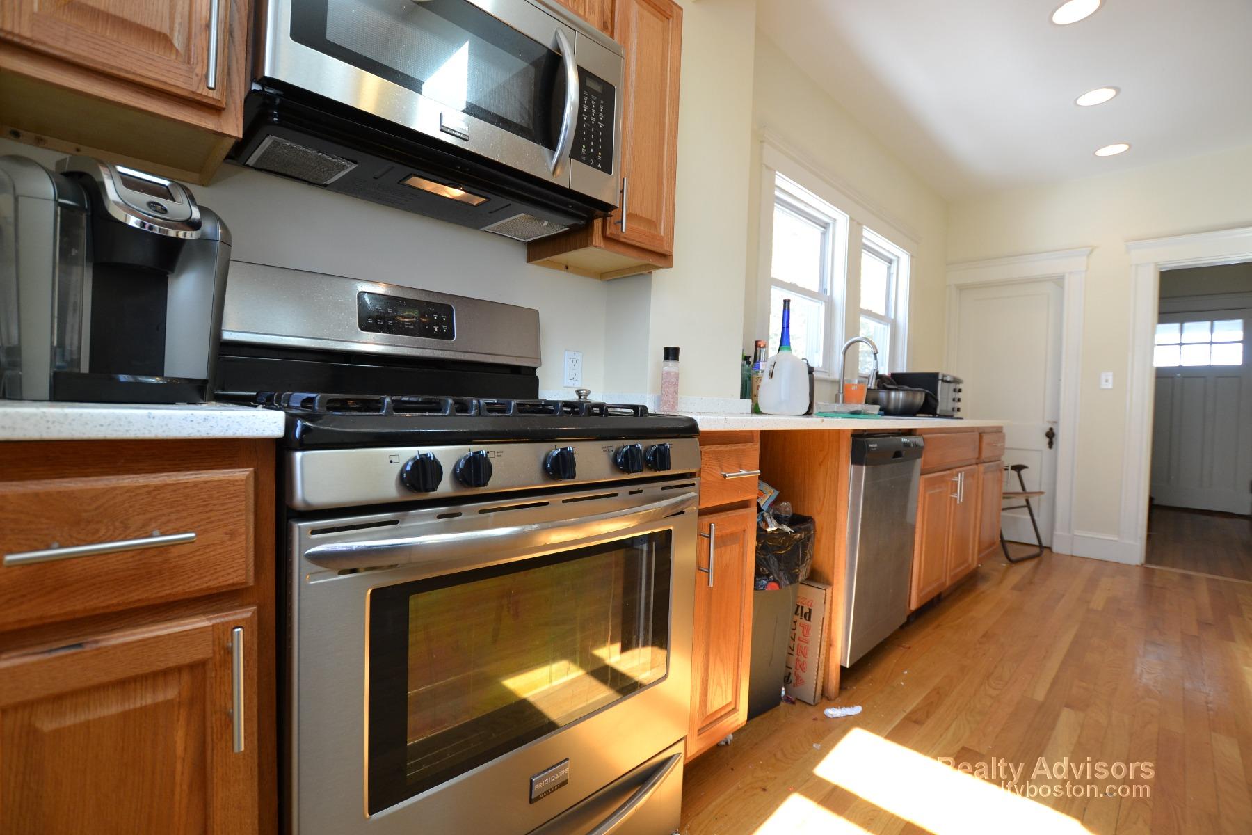 4 bed, 3 bath apartment for rent at 75 Gardena St Unit 3, Brighton