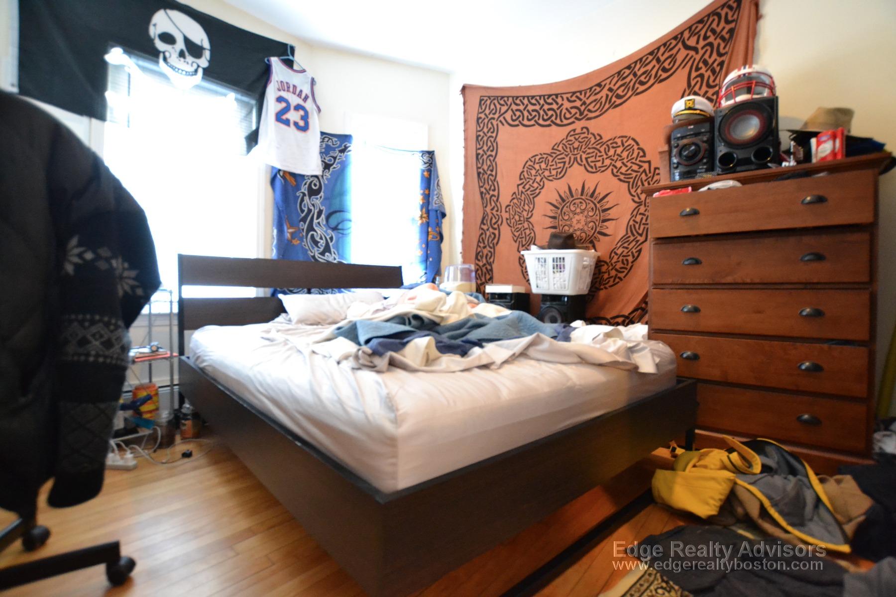 6 bed, 2 bath apartment for rent at 90 Allston St Unit 1, Allston — photo 8 of 14