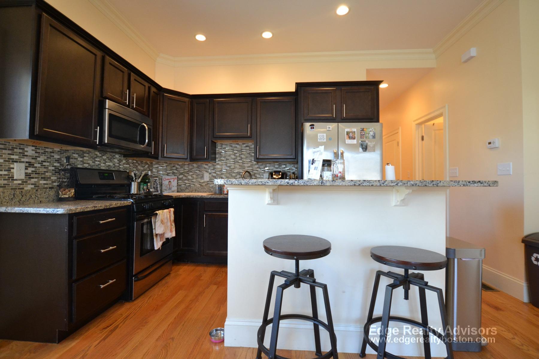 3 bed, 2 bath apartment for rent at 15 Sparhawk St Unit 2, Brighton — photo 2 of 12