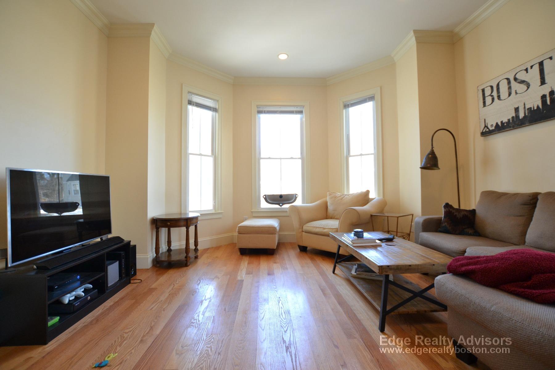 3 bed, 2 bath apartment for rent at 15 Sparhawk St Unit 2, Brighton — photo 5 of 12