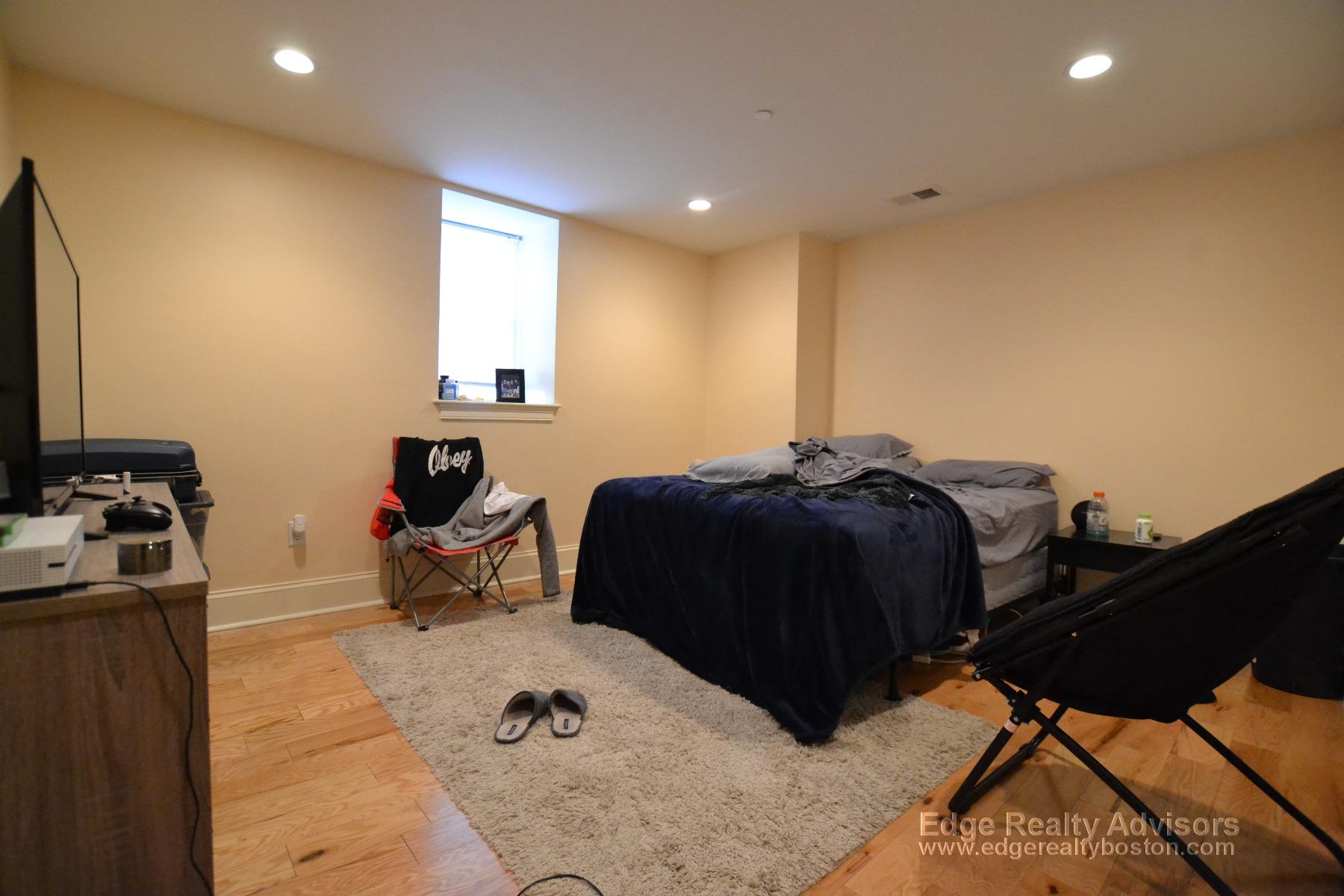 3 bed, 2 bath apartment for rent at 15 Sparhawk St Unit 2, Brighton — photo 8 of 12