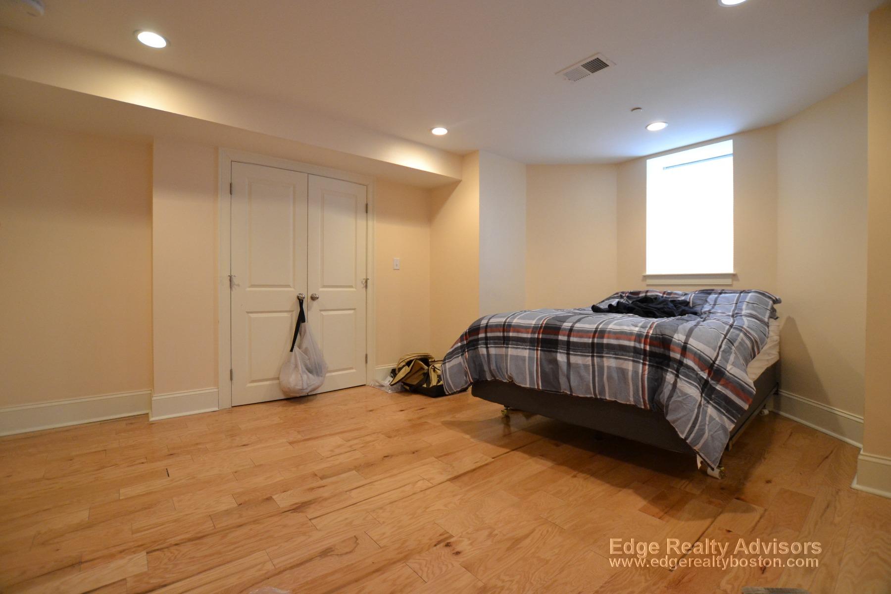 3 bed, 2 bath apartment for rent at 15 Sparhawk St Unit 2, Brighton — photo 9 of 12