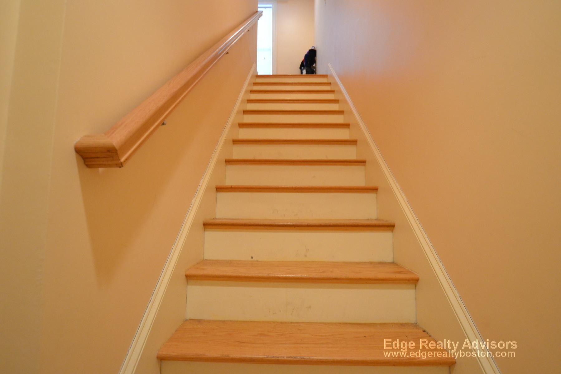 3 bed, 2 bath apartment for rent at 15 Sparhawk St Unit 2, Brighton — photo 11 of 12