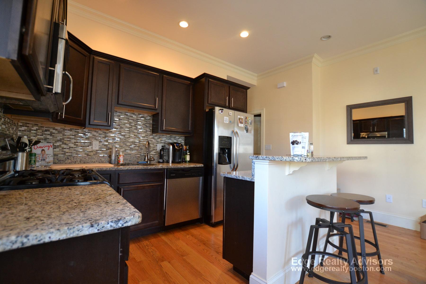 3 bed, 2 bath apartment for rent at 15 Sparhawk St Unit 2, Brighton — photo 4 of 12
