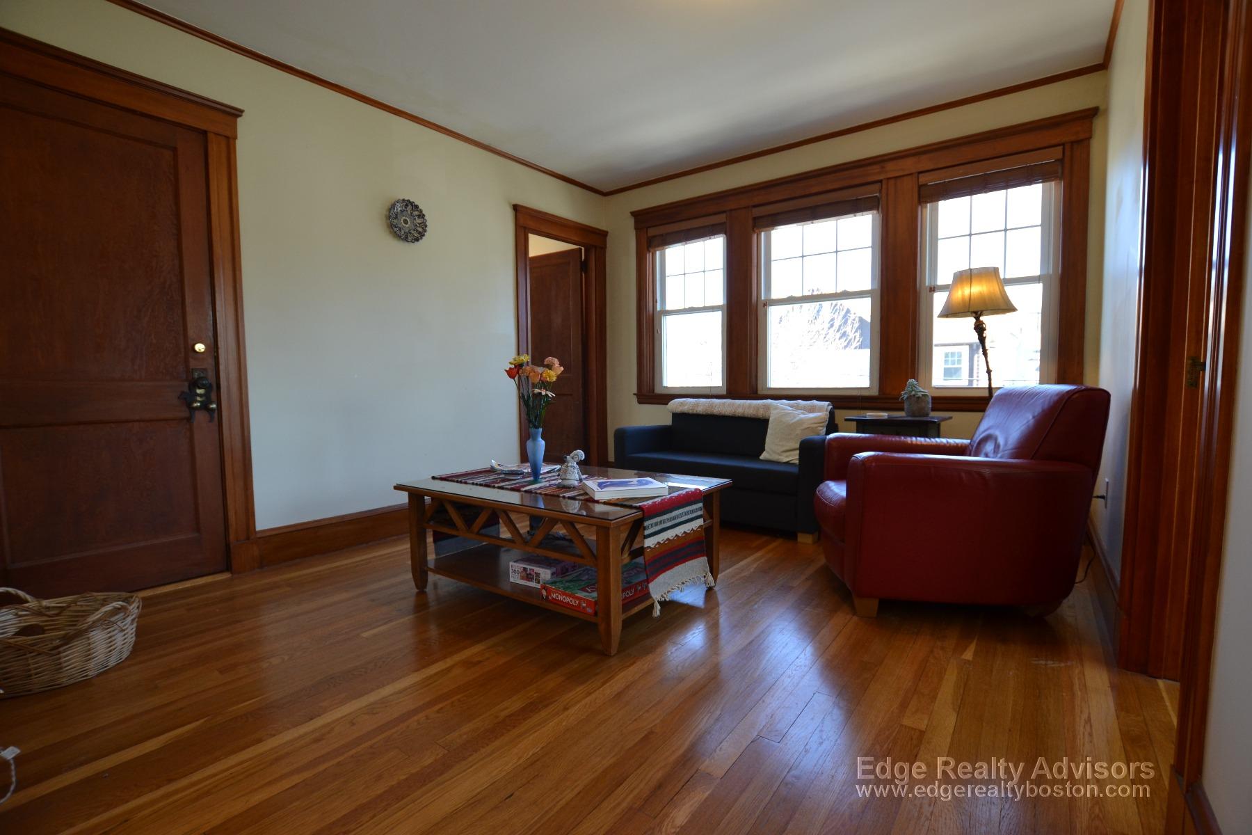 3 bed, 1 bath apartment for rent at 31 Willoughby St Unit 2, Brighton — photo 10 of 14