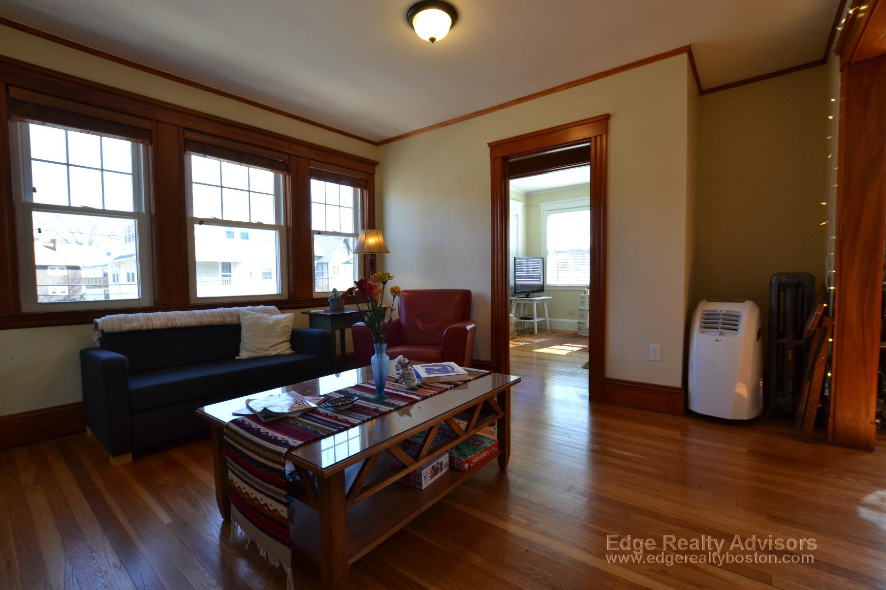 3 bed, 1 bath apartment for rent at 31 Willoughby St Unit 2, Brighton — photo 11 of 14