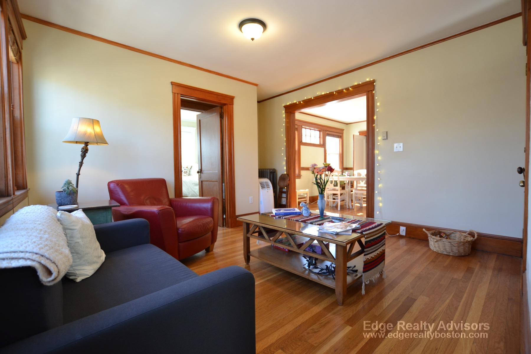 3 bed, 1 bath apartment for rent at 31 Willoughby St Unit 2, Brighton — photo 12 of 14