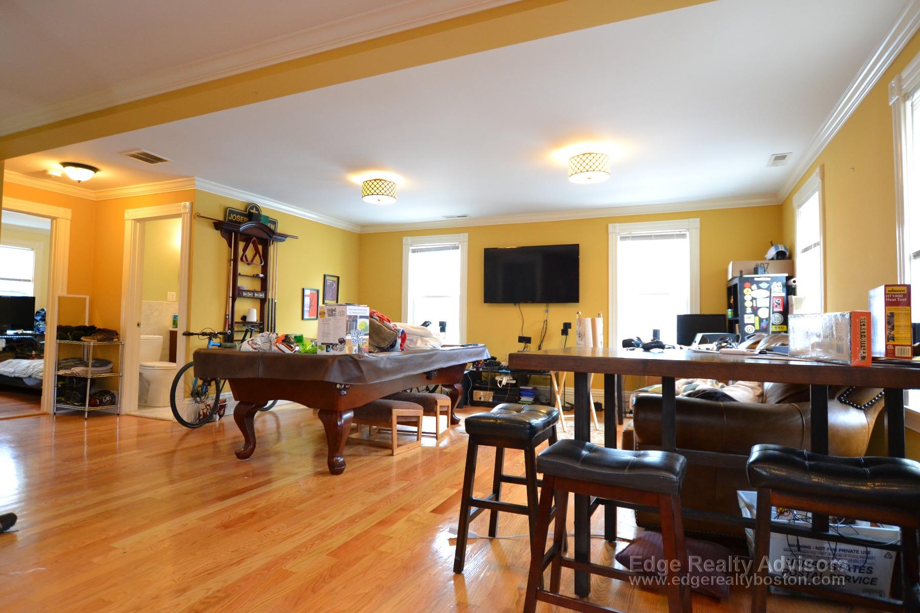 4 bed, 2 bath apartment for rent at 47 Capitol St Unit 2, Watertown — photo 4 of 14