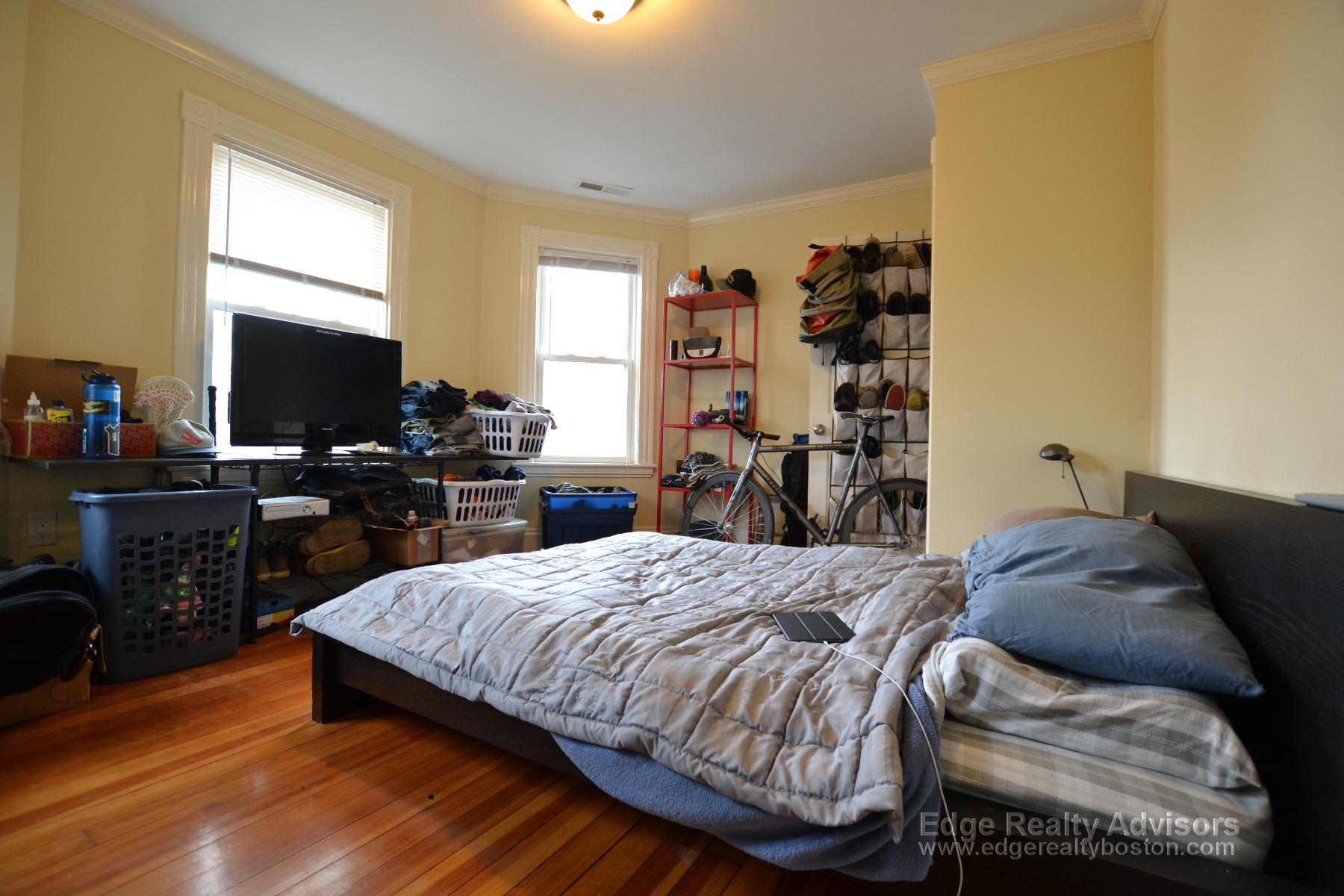 4 bed, 2 bath apartment for rent at 47 Capitol St Unit 2, Watertown — photo 6 of 14