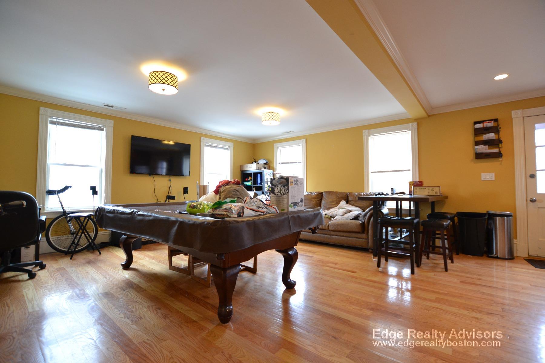 4 bed, 2 bath apartment for rent at 47 Capitol St Unit 2, Watertown — photo 3 of 14