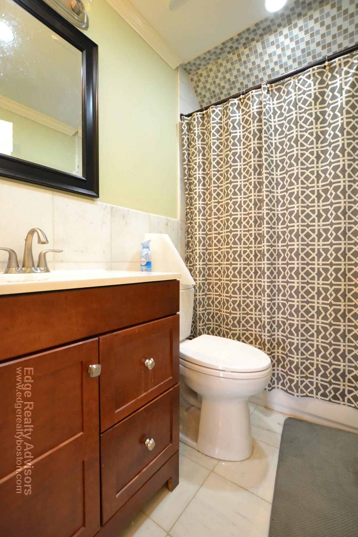 4 bed, 2 bath apartment for rent at 47 Capitol St Unit 2, Watertown — photo 10 of 14