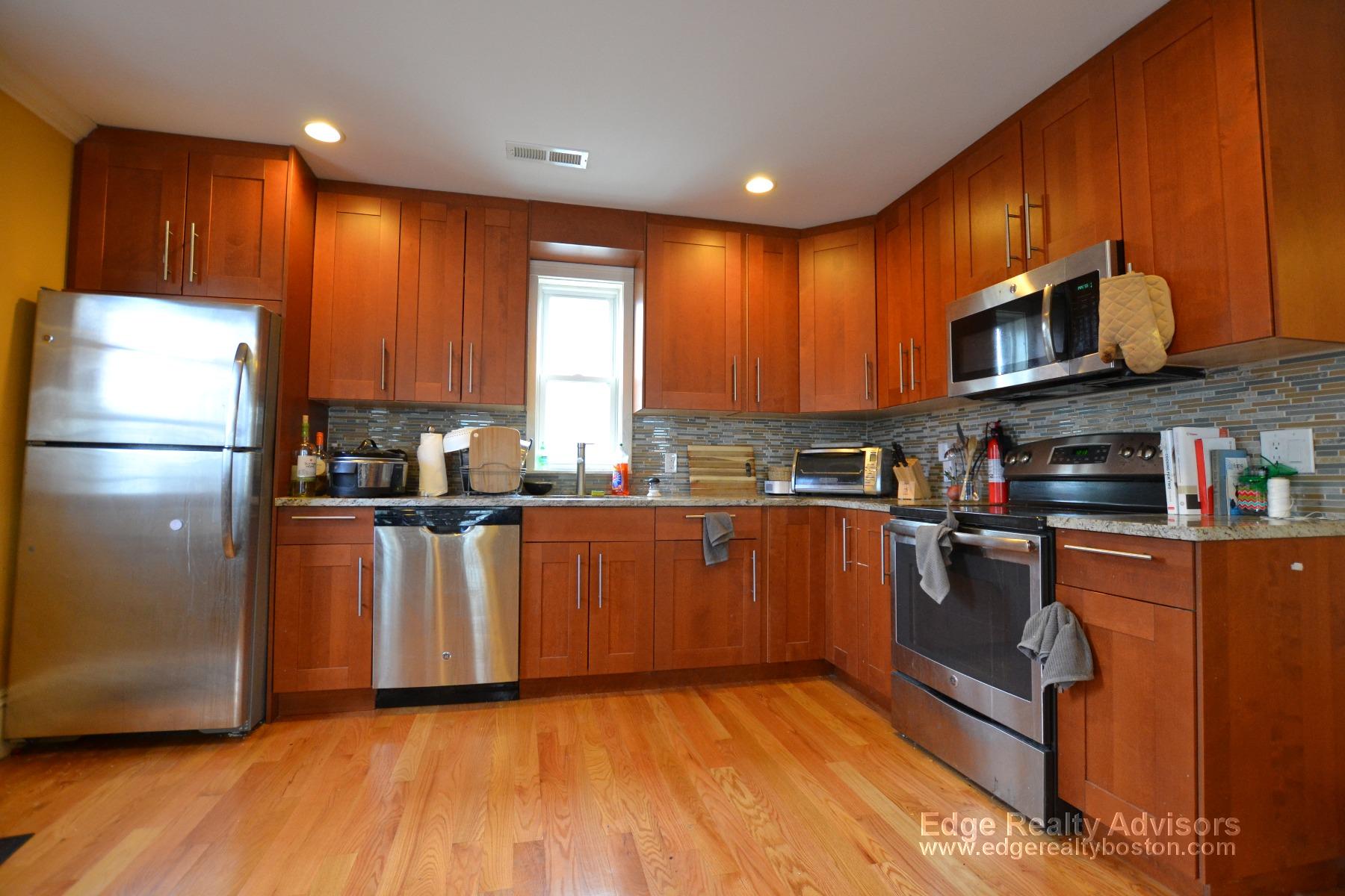 4 bed, 2 bath apartment for rent at 47 Capitol St Unit 2, Watertown — photo 1 of 14