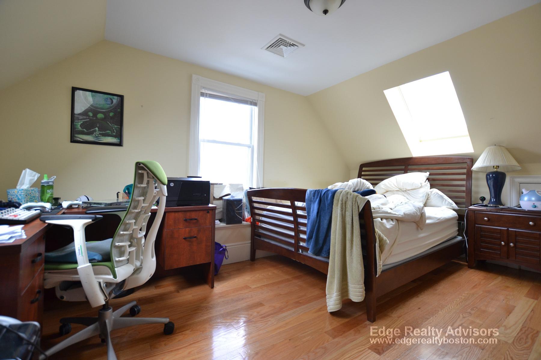 4 bed, 2 bath apartment for rent at 47 Capitol St Unit 2, Watertown — photo 12 of 14