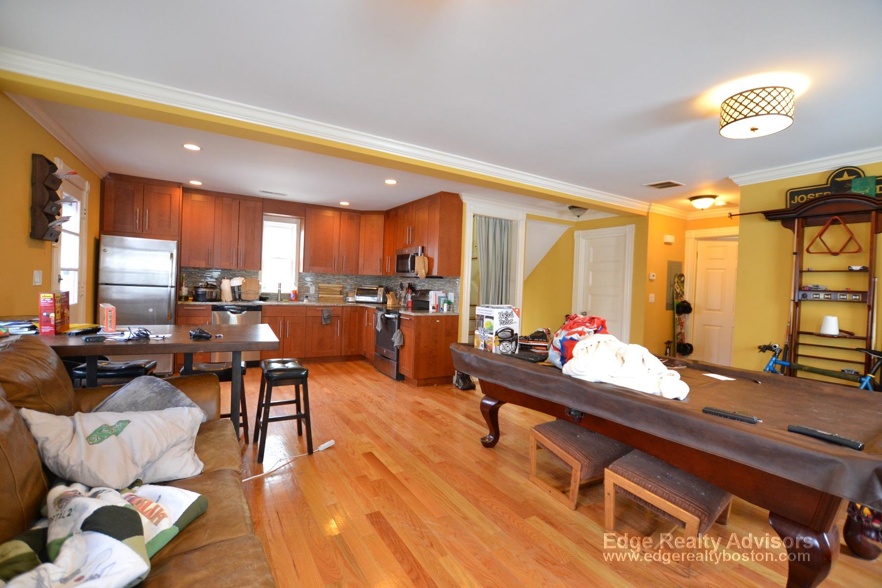 4 bed, 2 bath apartment for rent at 47 Capitol St Unit 2, Watertown — photo 7 of 14