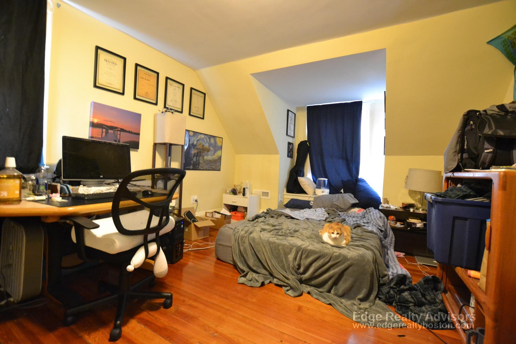 4 bed, 2 bath apartment for rent at 47 Capitol St Unit 2, Watertown — photo 13 of 14