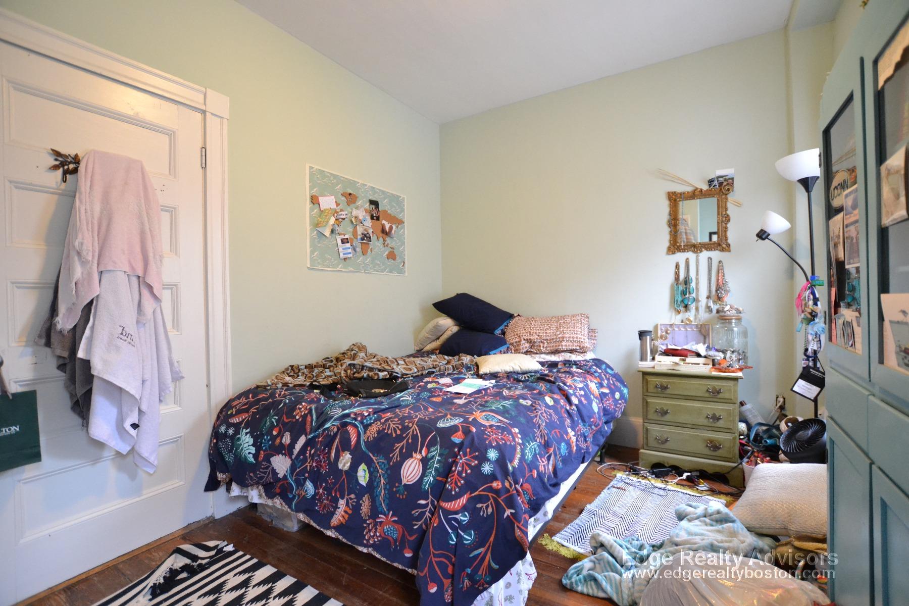 4 bed, 2 bath apartment for rent at 74 Etna St Unit 2, Brighton — photo 8 of 12