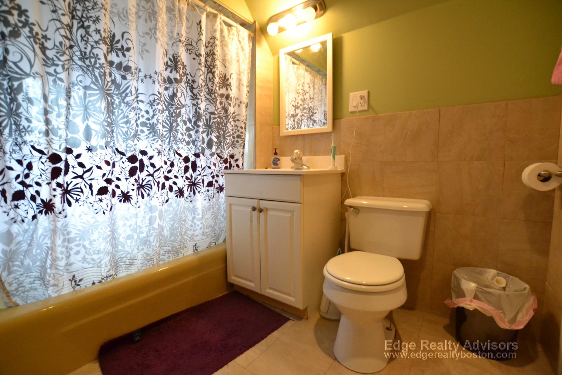 4 bed, 2 bath apartment for rent at 74 Etna St Unit 2, Brighton — photo 11 of 12