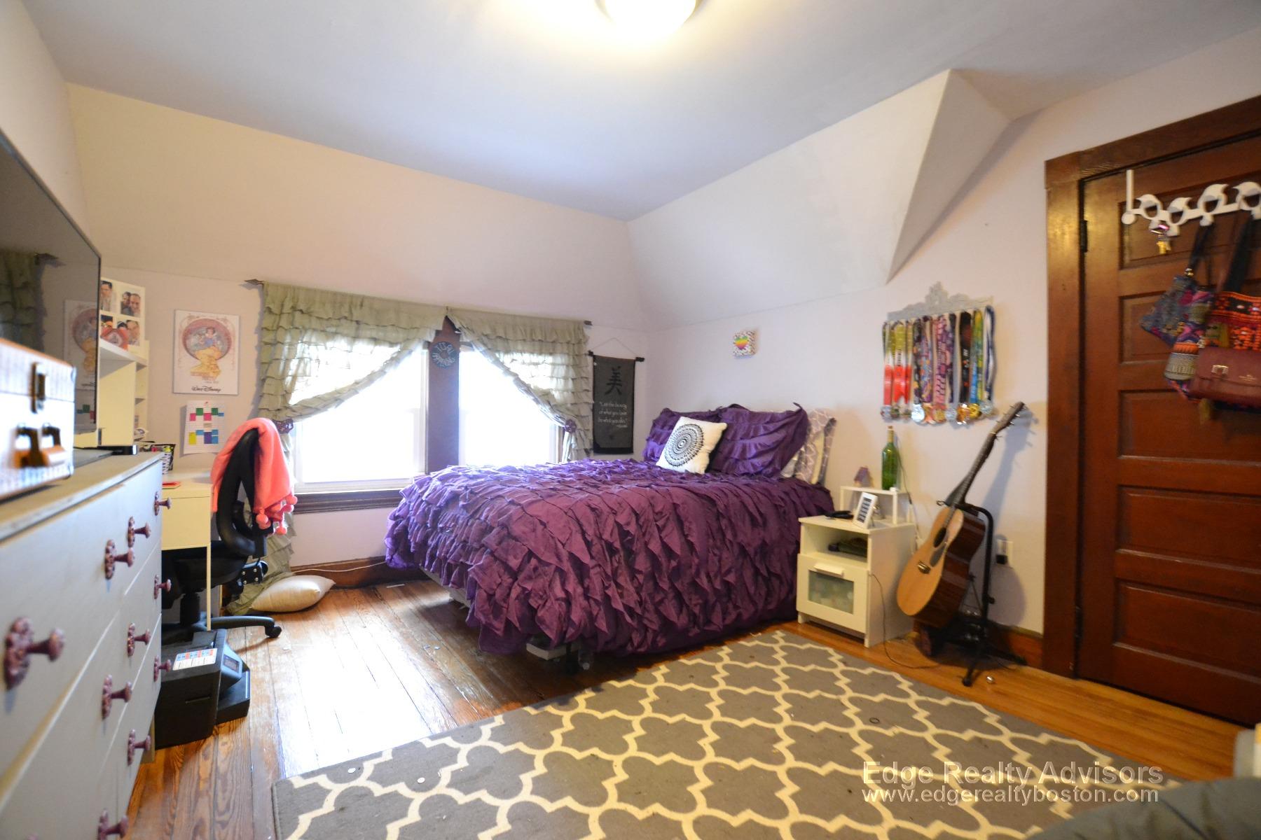 4 bed, 2 bath apartment for rent at 74 Etna St Unit 2, Brighton — photo 9 of 12