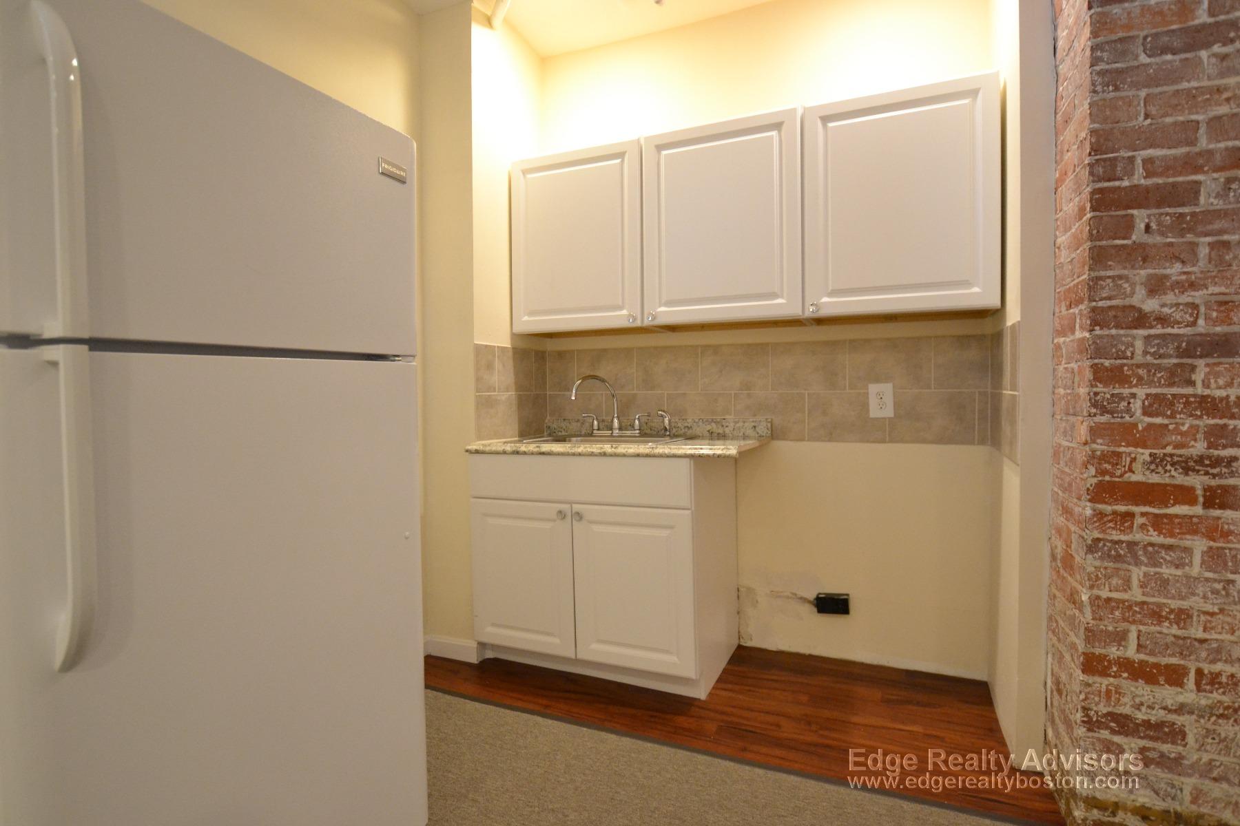 Studio bed, 1 bath apartment for rent at 28 Murdock St Unit B, Brighton — photo 4 of 8