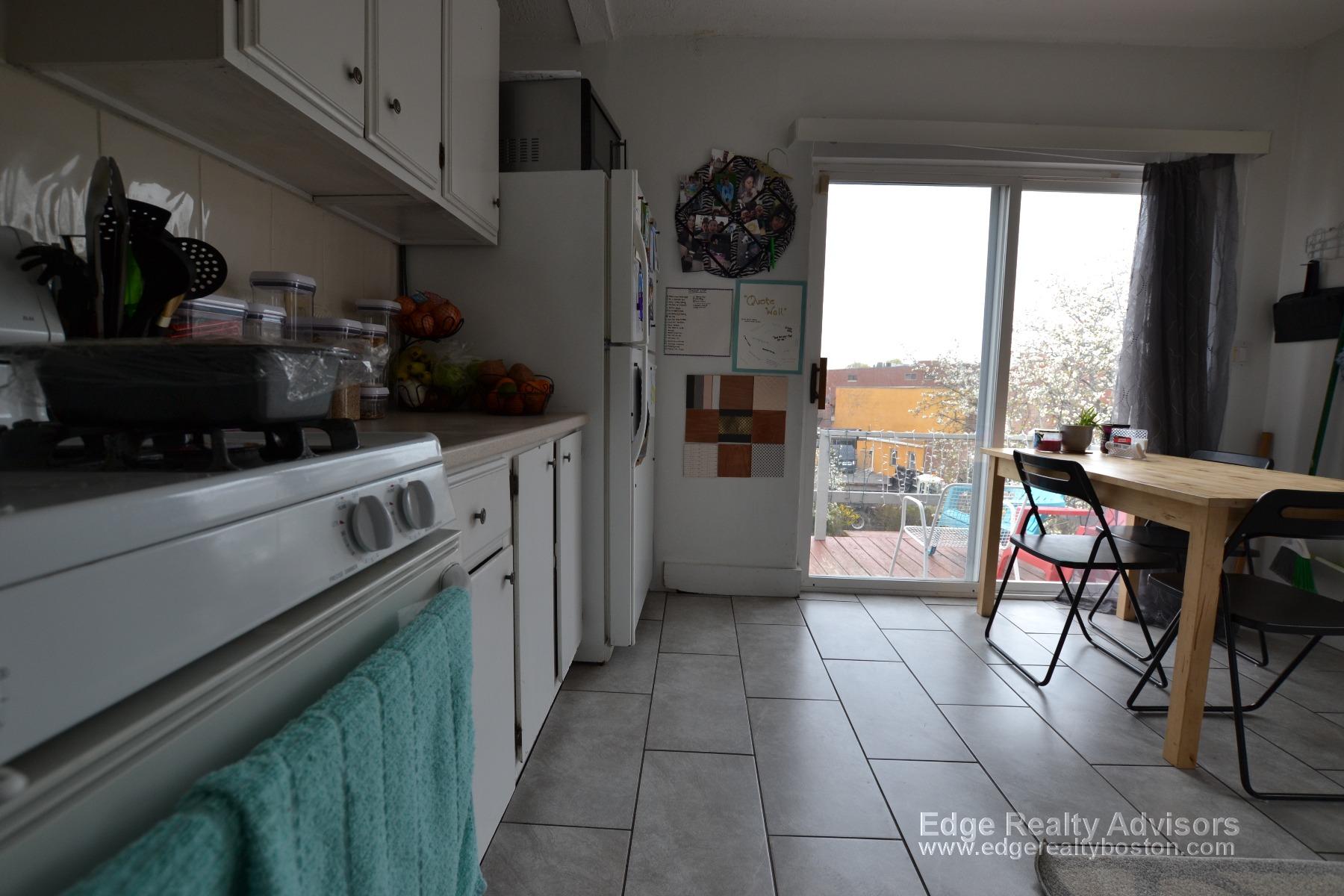 2 bed, 2 bath apartment for rent at 27 Peaceable St Unit 2, Brighton — photo 2 of 9