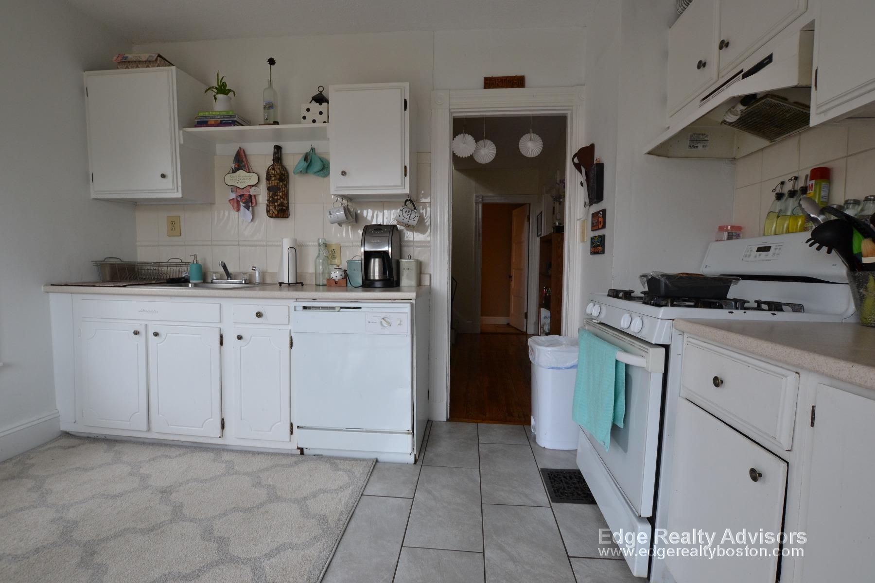 2 bed, 2 bath apartment for rent at 27 Peaceable St Unit 2, Brighton — photo 1 of 9